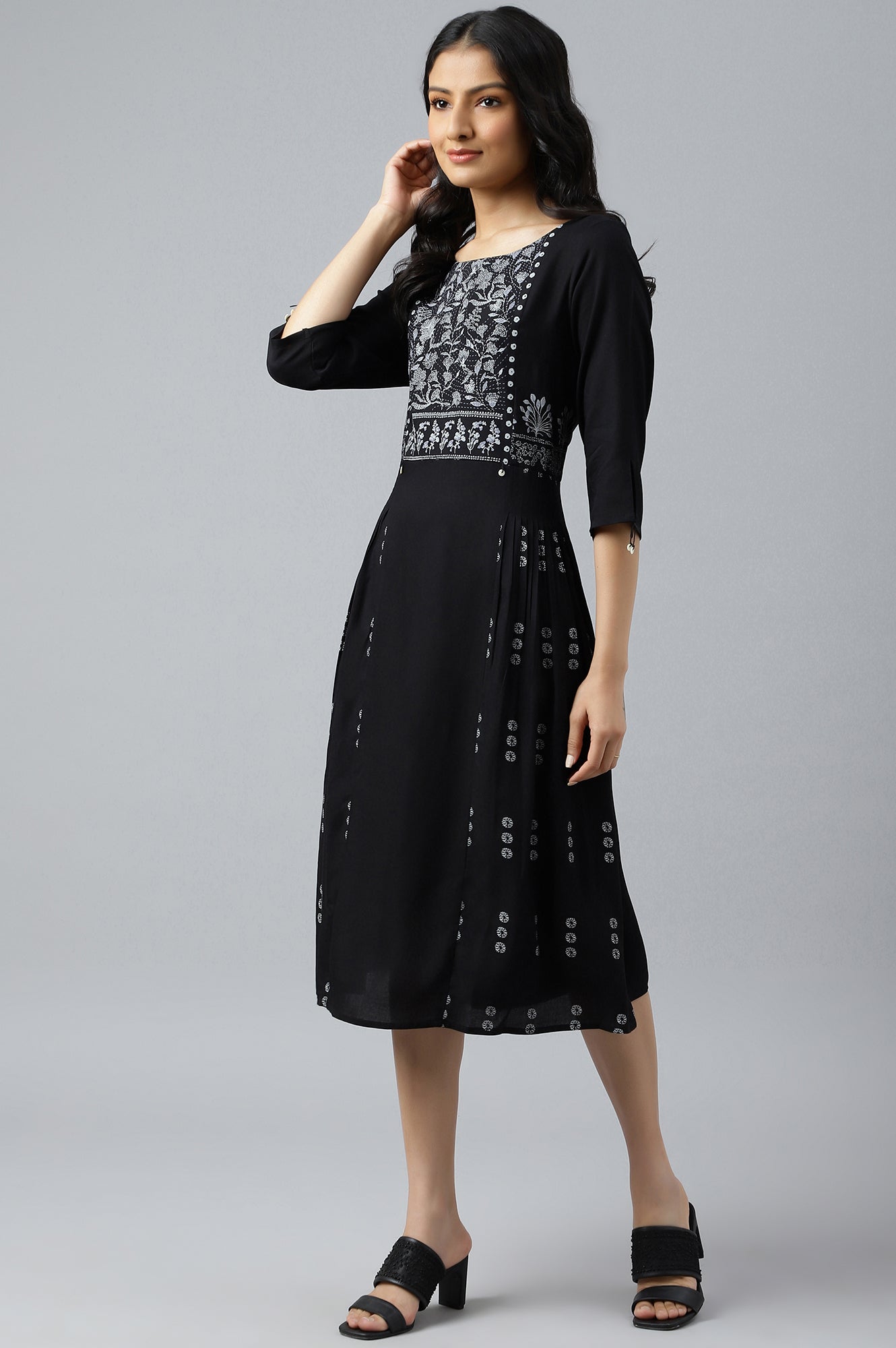 W for Woman Black Floral Side Pleated kurta In Round Neck