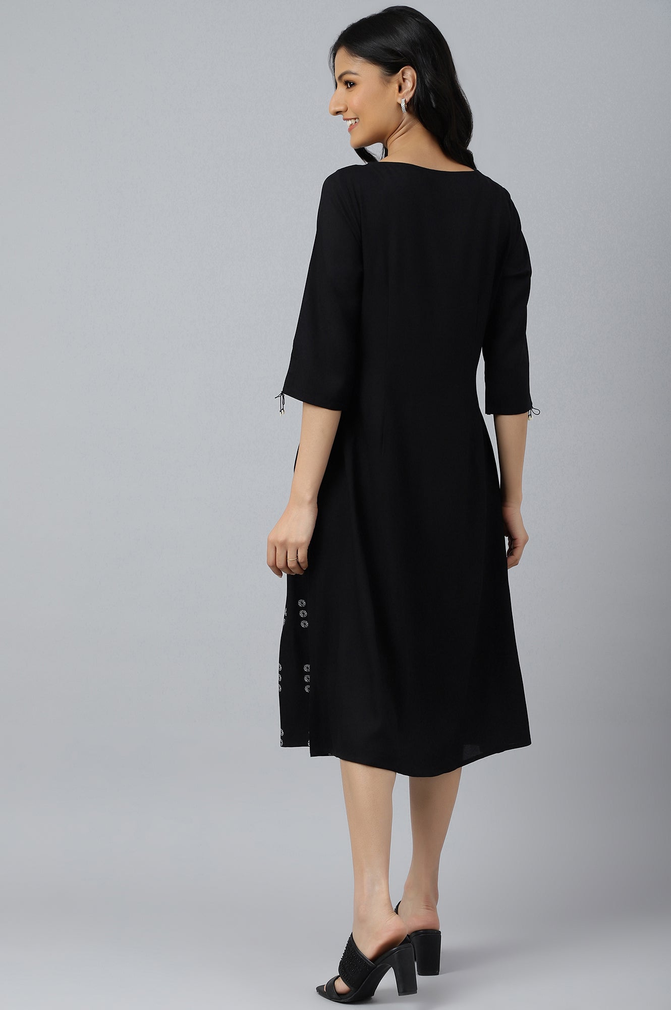 W for Woman Black Floral Side Pleated kurta In Round Neck