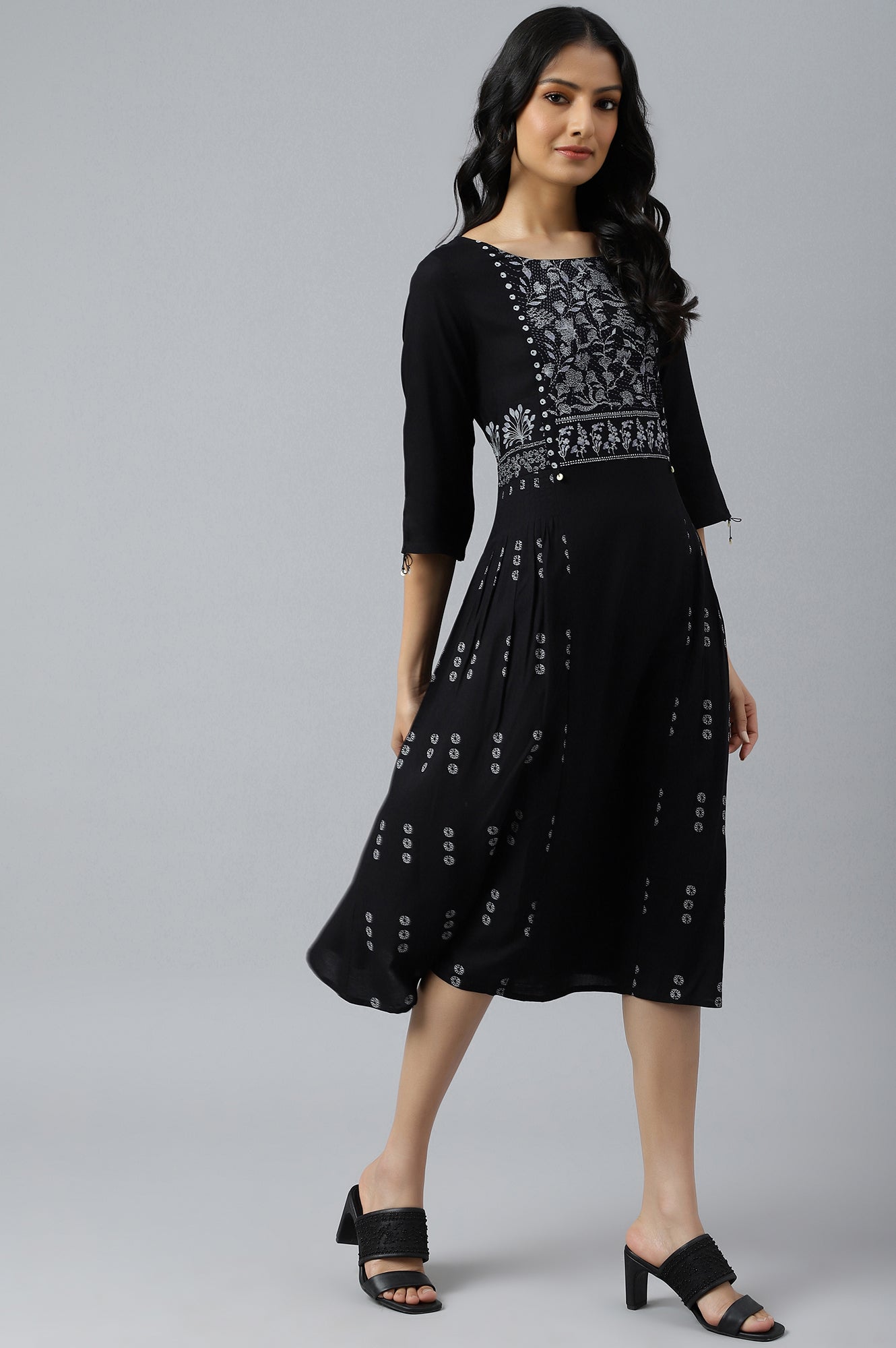 W for Woman Black Floral Side Pleated kurta In Round Neck