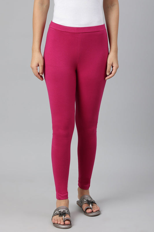 W for Woman Magenta Solid Knitted Women Tights