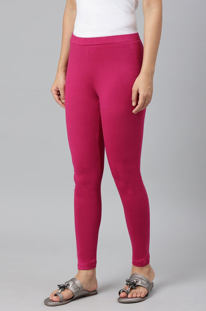 W for Woman Magenta Solid Knitted Women Tights