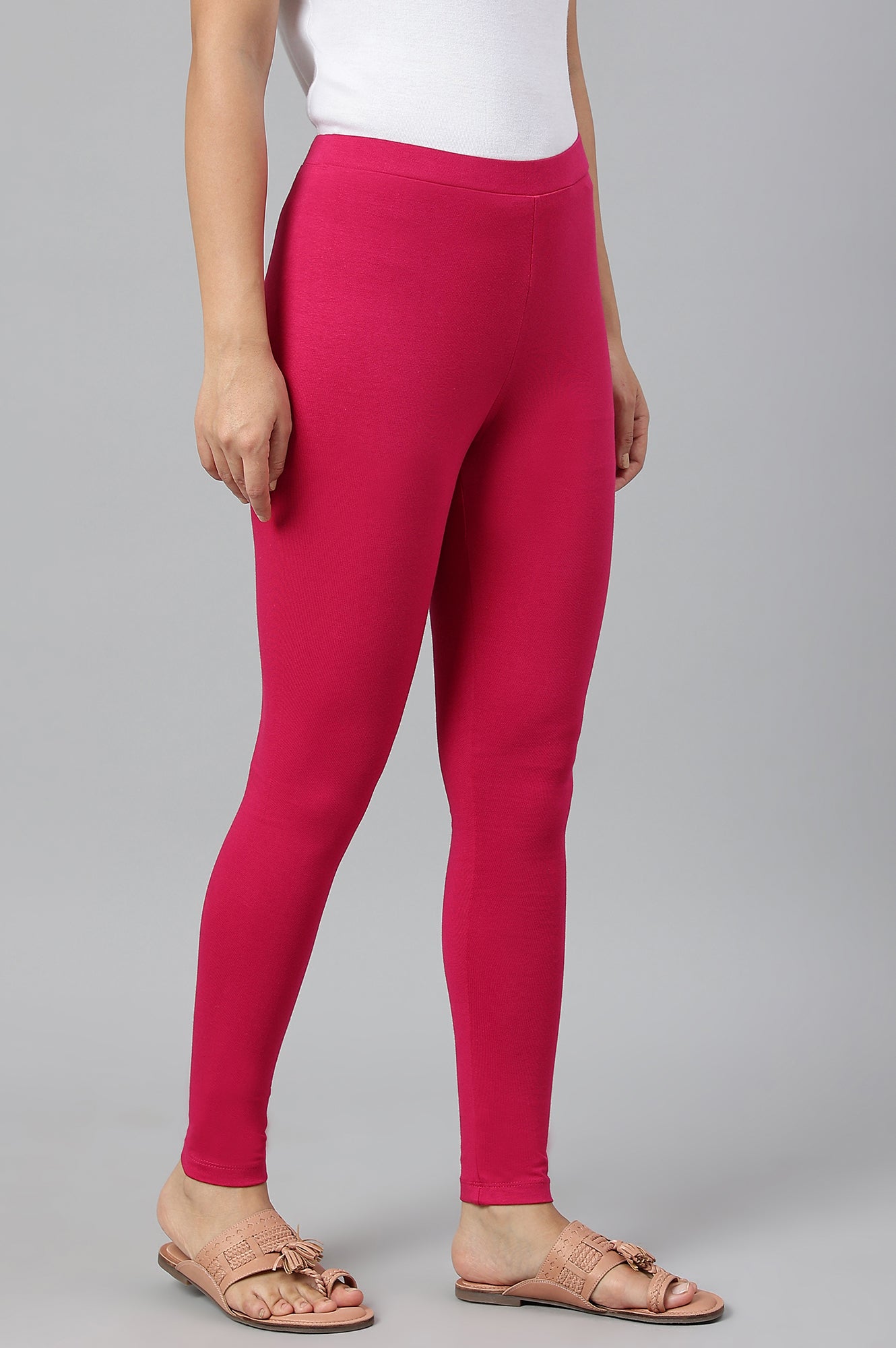 W for Woman Berry Pink Solid Knitted Women Tights