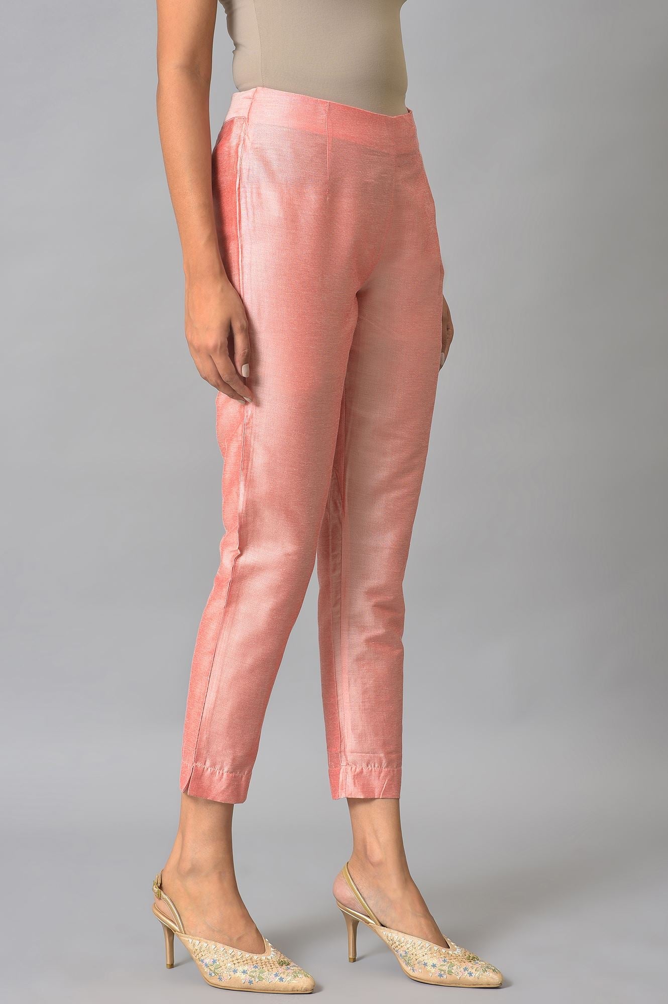 W for Woman Pink Geometric Printed Rayon Straight Kurta and Slim Pant Set