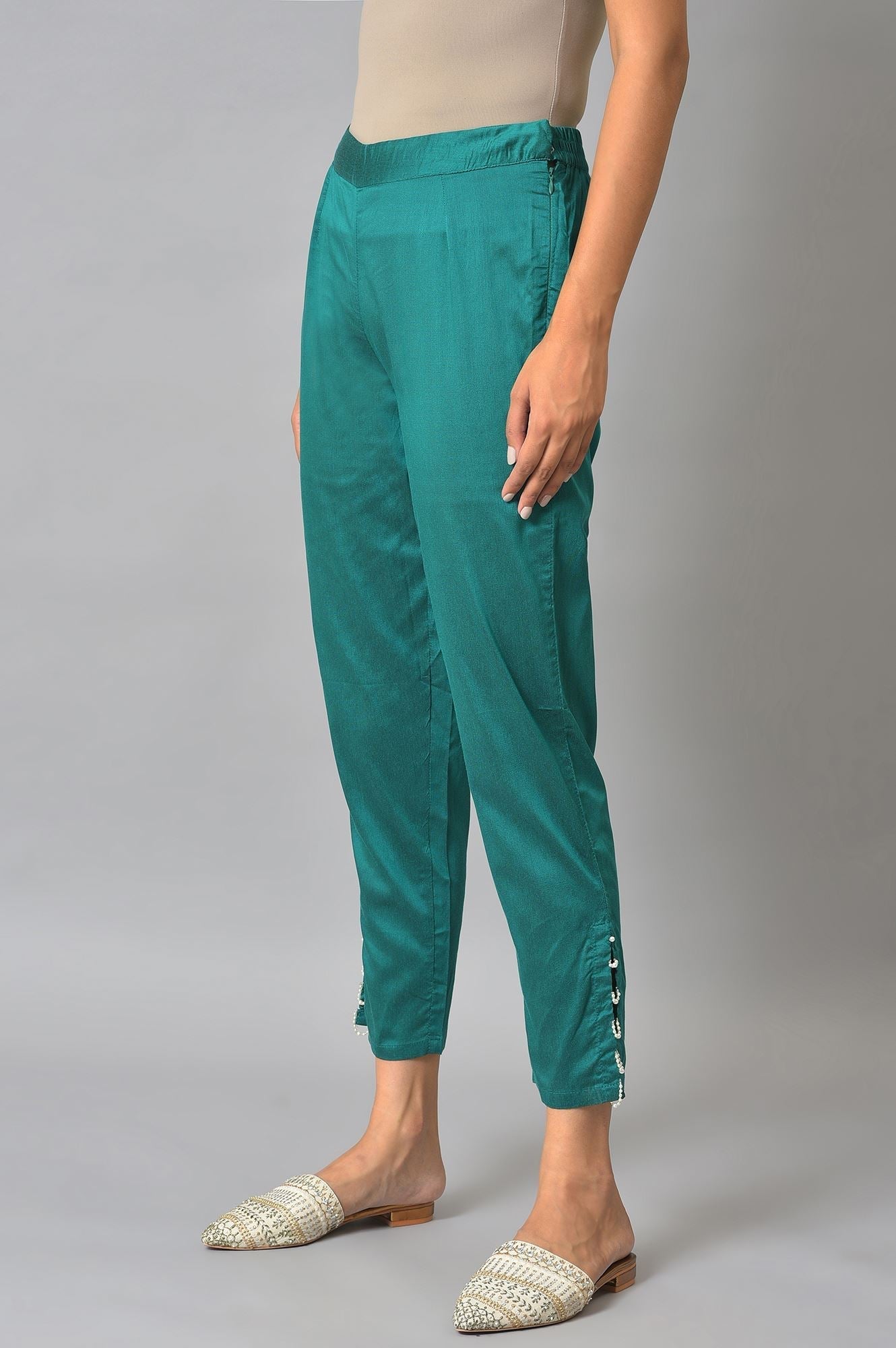 W for Woman Green Solid Printed Straight Kurta with Slim Pant Set