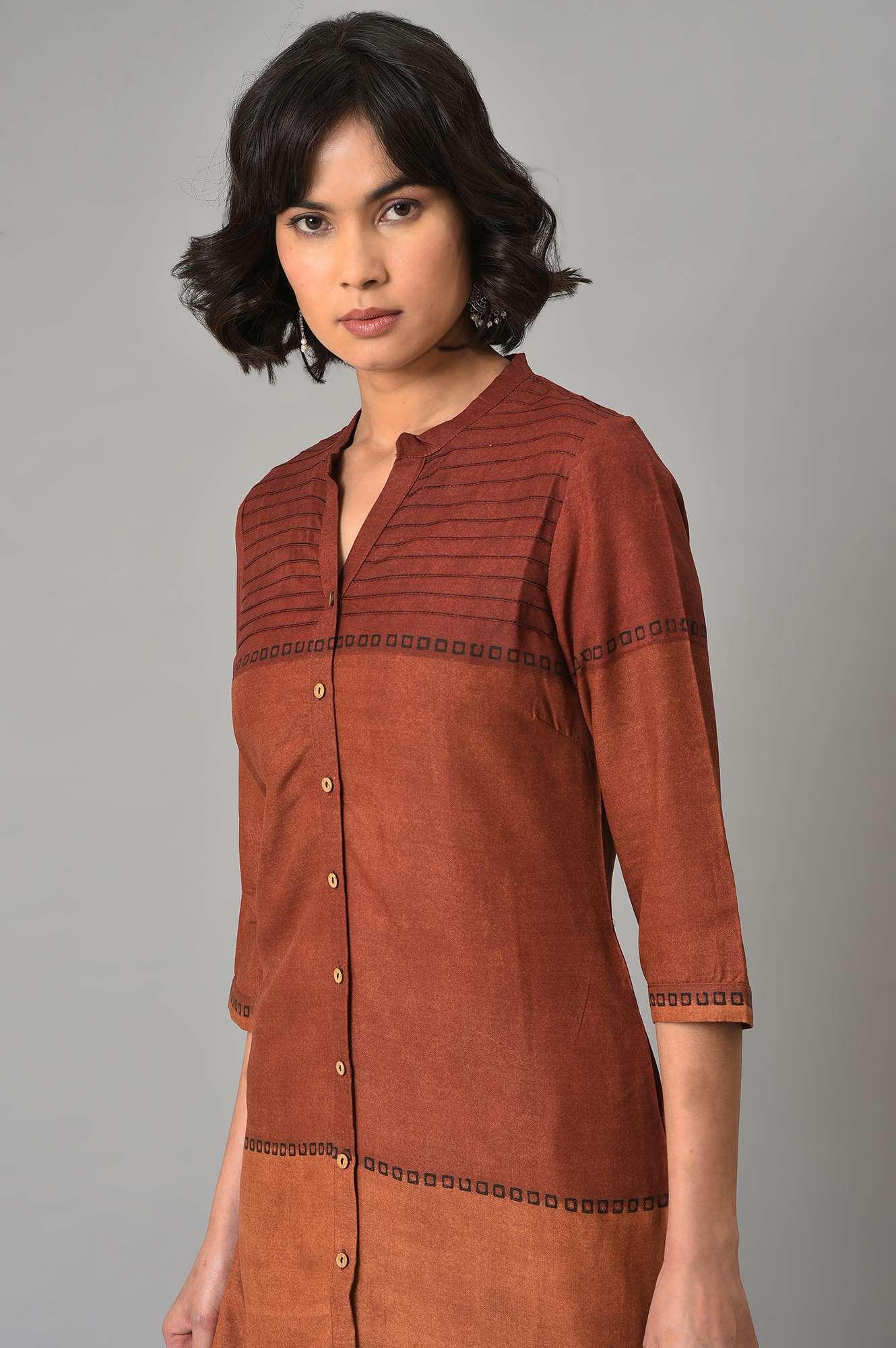 W for Woman Red Printed Mandarin Collar kurta With Black Straight Pants