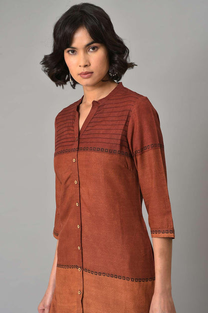 W for Woman Red Printed Mandarin Collar kurta With Black Straight Pants