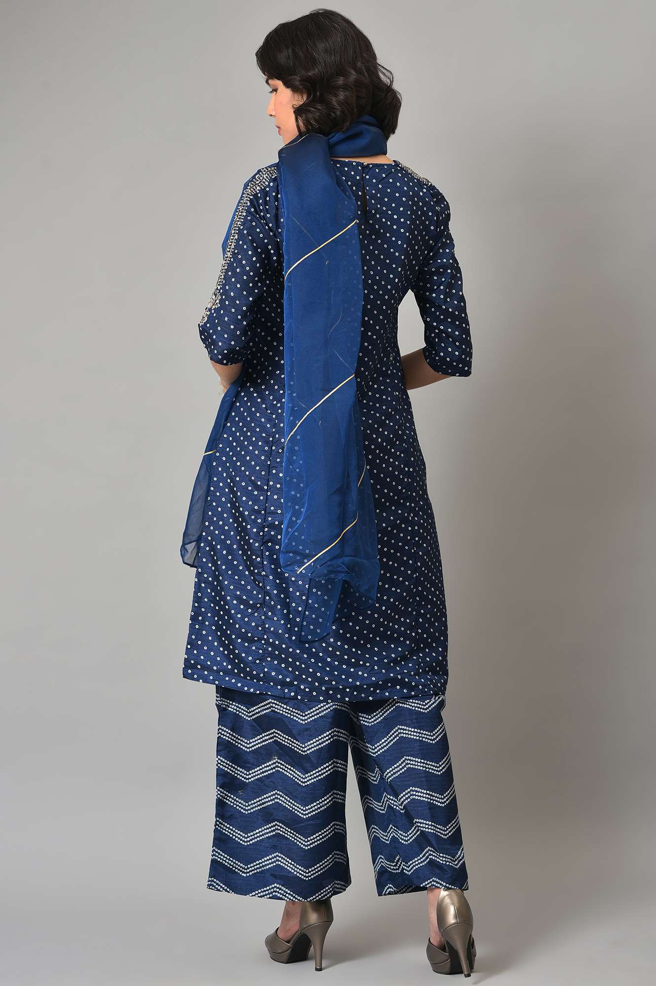 W for Woman Blue Bandhani Printed kurta With Bandhani Pants And Organza Dupatta