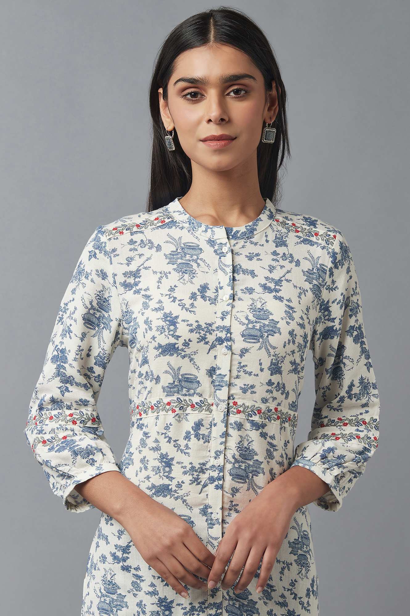 W for Woman Ecru Floral Printed Thread Embroidered Rayon Flax Straight Kurta and Jegging Set