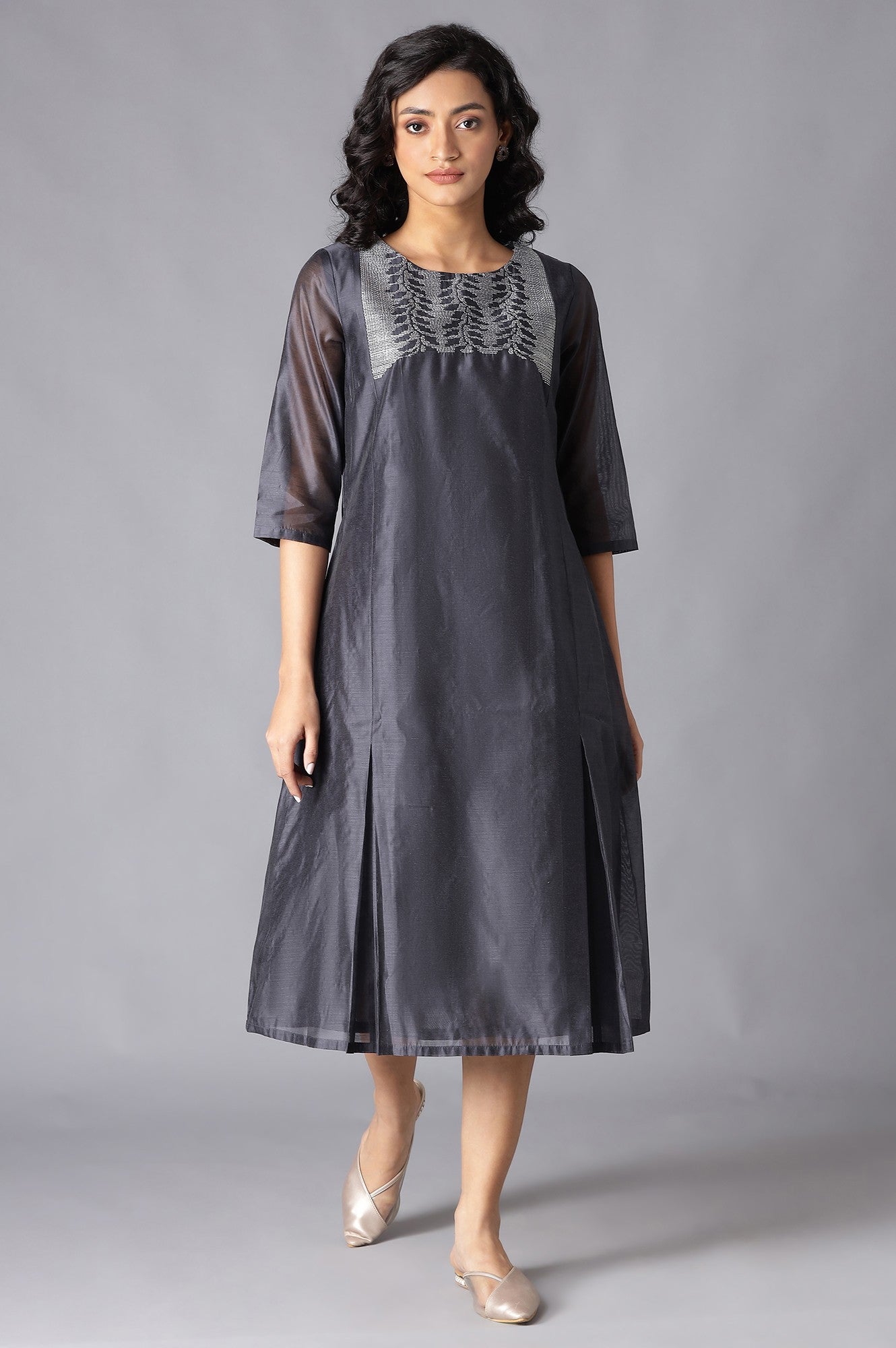 W for Woman Dark Grey Embroidered kurta
