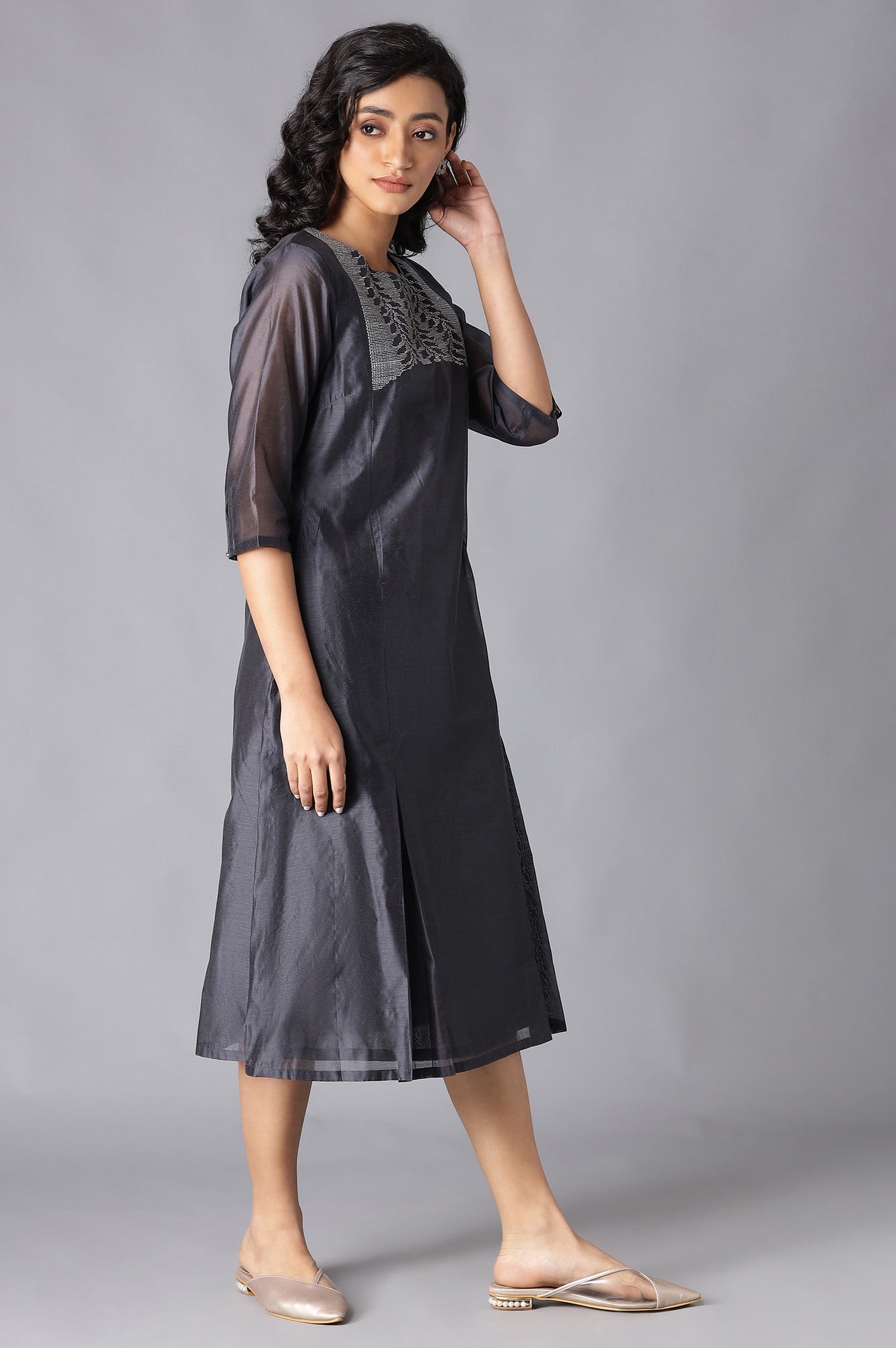 W for Woman Dark Grey Embroidered kurta