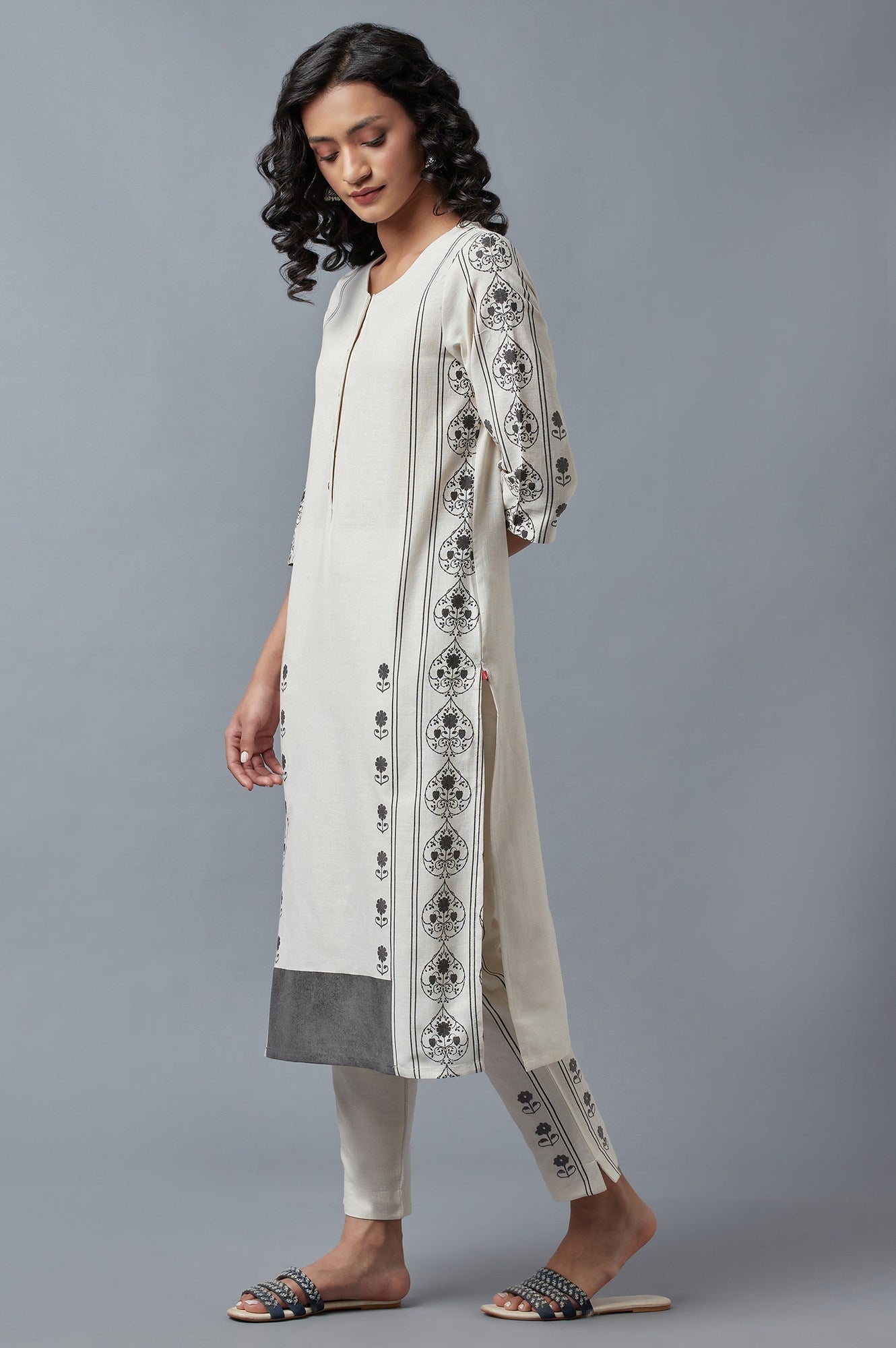 W for Woman Ecru Printed Straight kurta