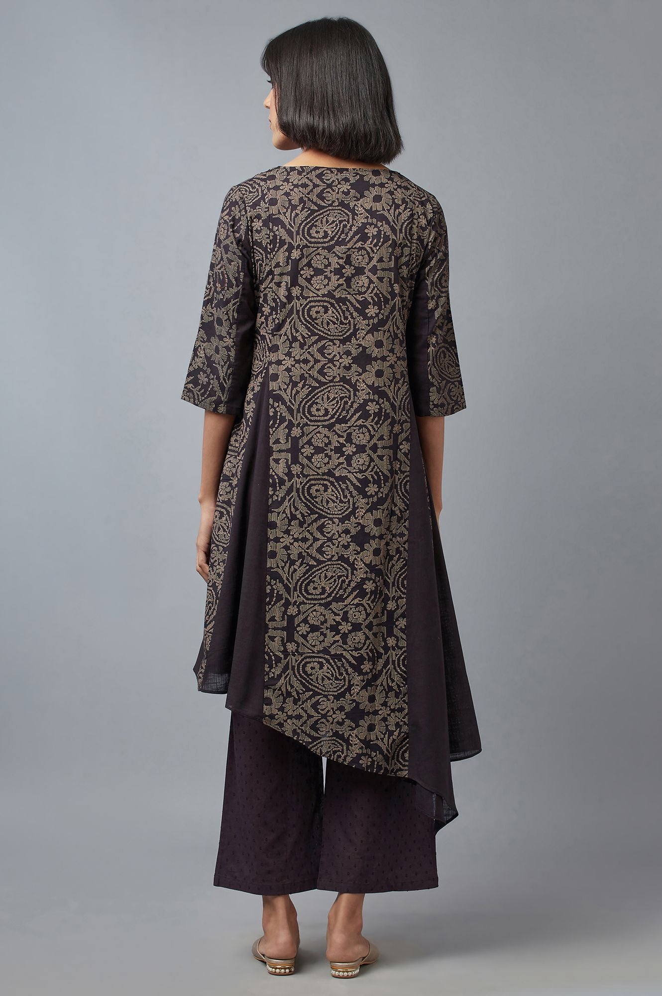 W for Woman Black Floral Print Asymmetric kurta in Round Neck