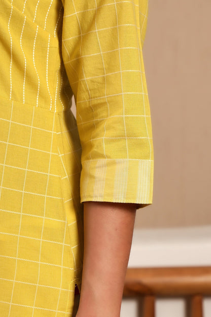 W for Woman Yellow Stripe Printed Pure Cotton Mandarin Collar Straight Kurta