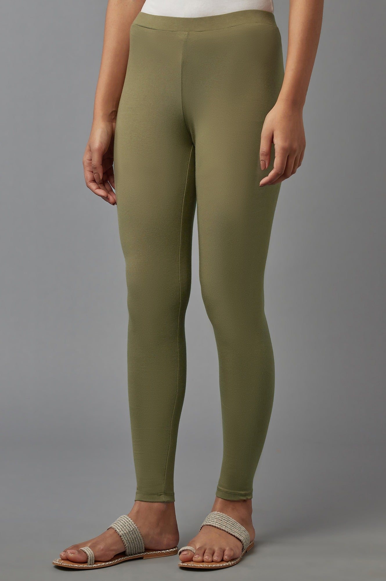 W for Woman Olive Green Solid Cotton Tights