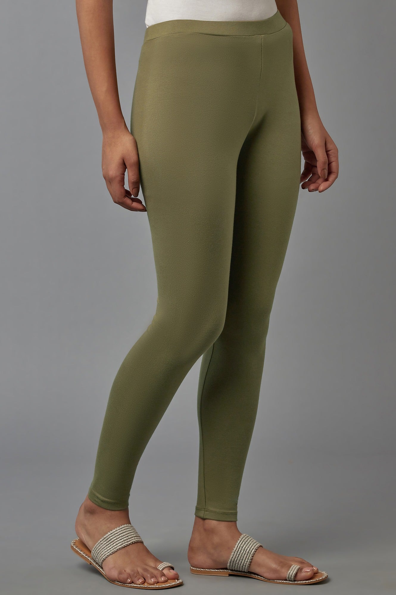 W for Woman Olive Green Solid Cotton Tights