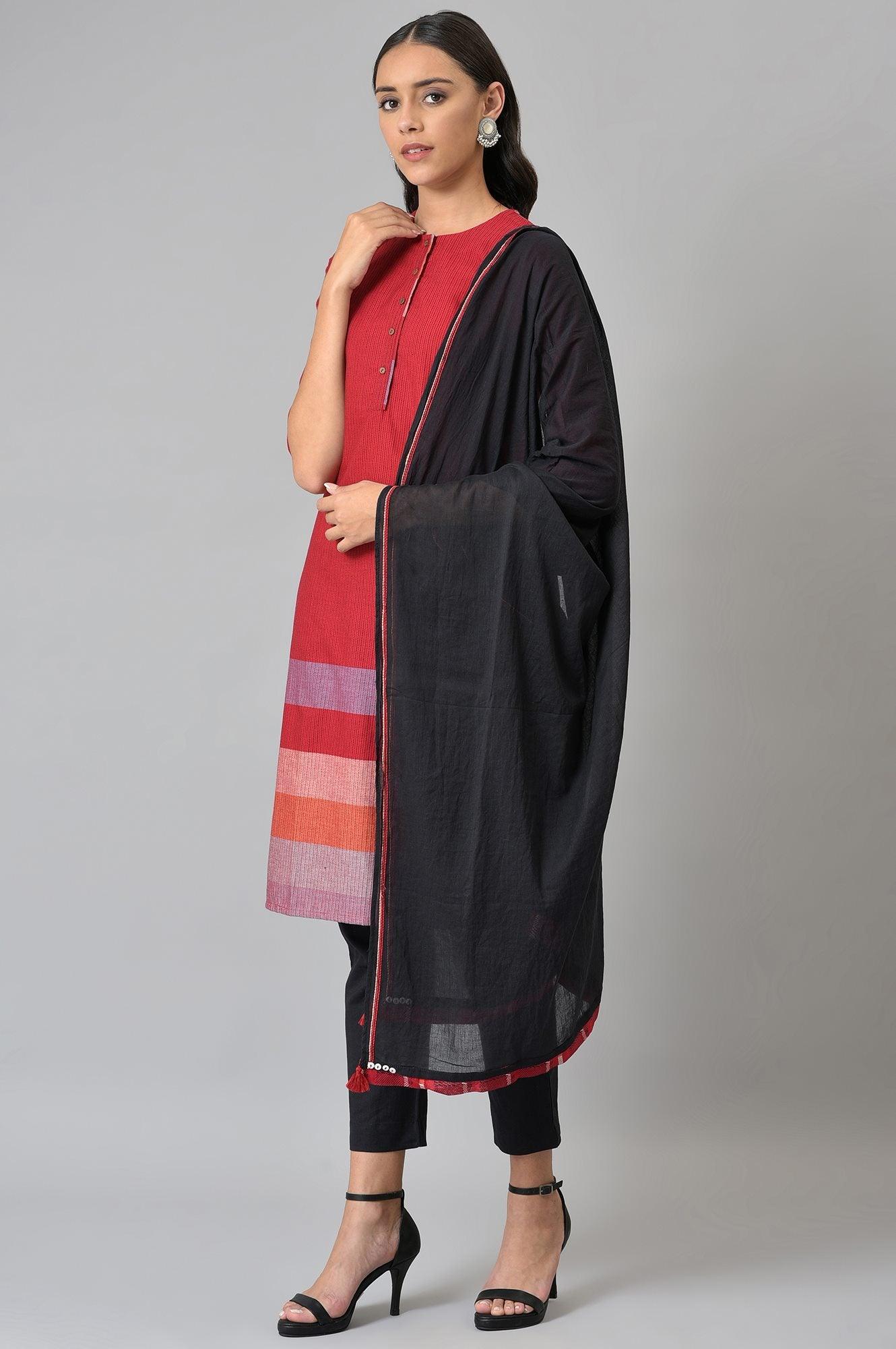 W for Woman Red Dobby kurta In Round Neck With Black Slim Pants And Dupatta