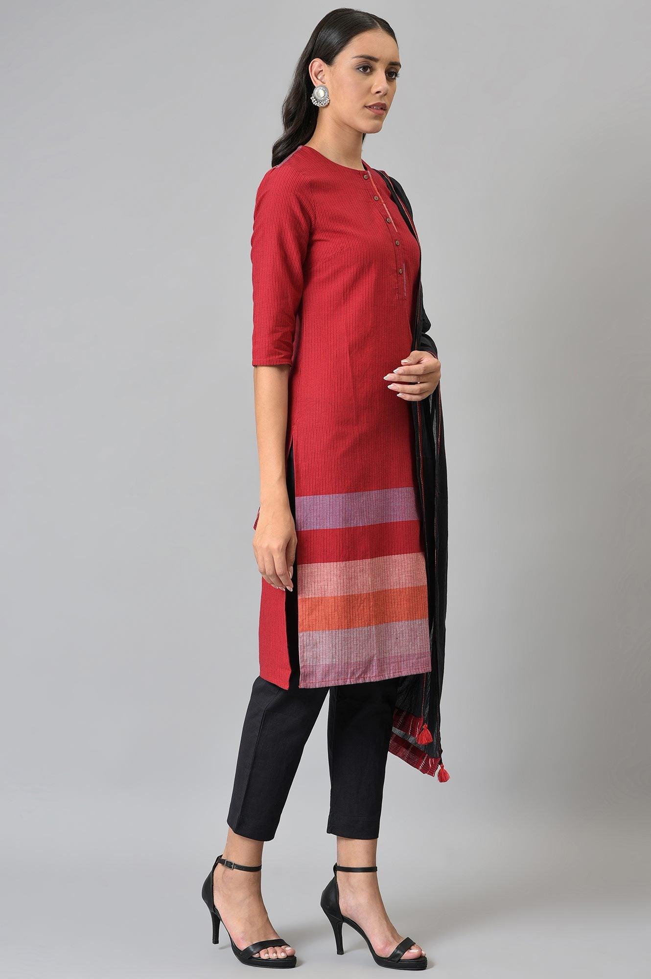 W for Woman Red Dobby kurta In Round Neck With Black Slim Pants And Dupatta