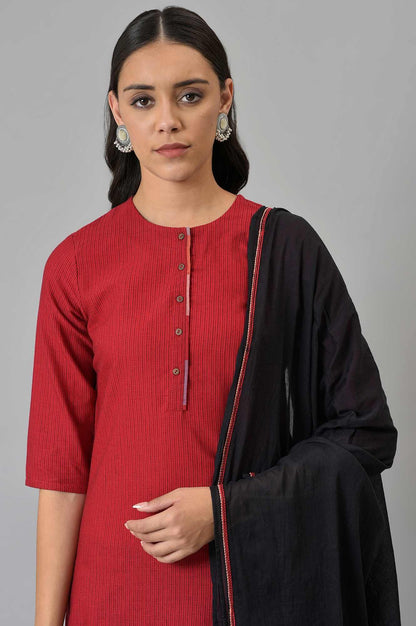 W for Woman Red Dobby kurta In Round Neck With Black Slim Pants And Dupatta