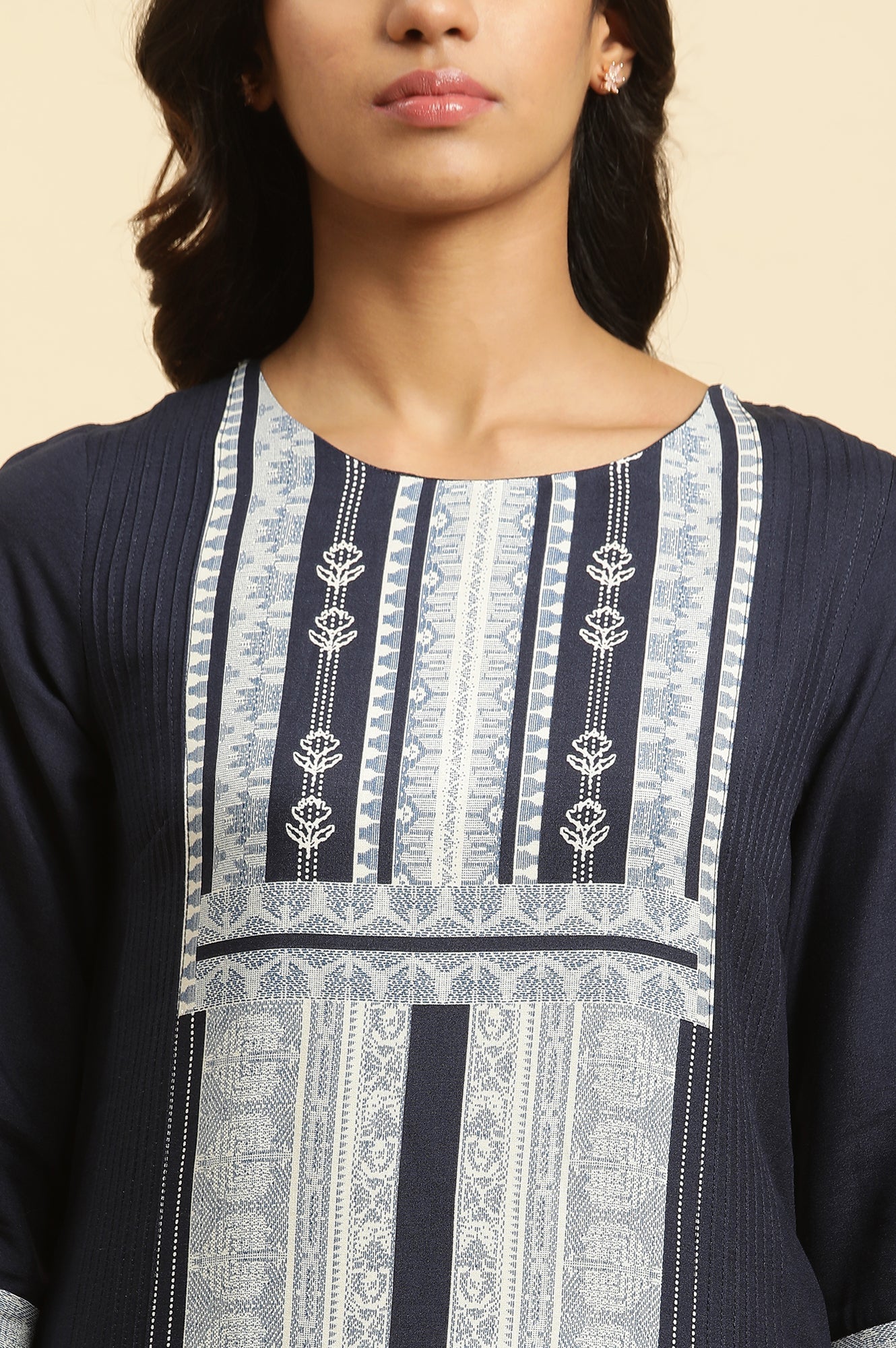 W for Woman Blue Geometric Printed Rayon Straight Kurta and Slim Pant Set