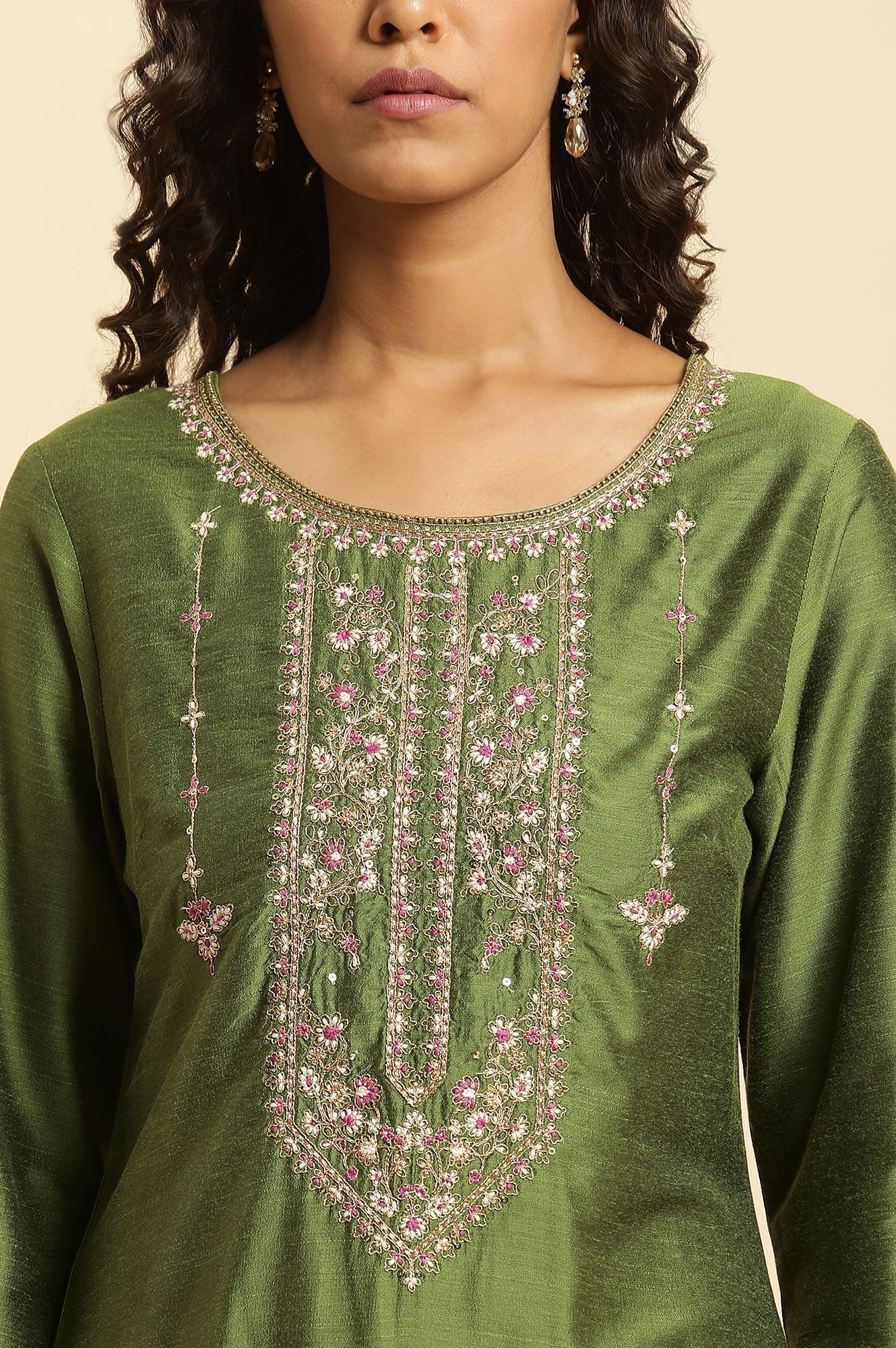 W for Woman Green Solid Printed Straight Kurta with Slim Pant Set
