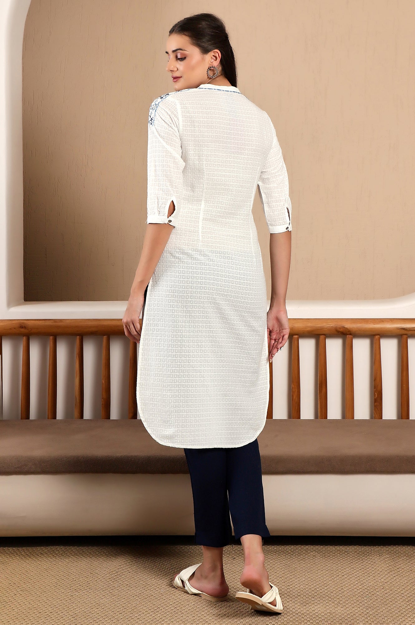 W for Woman White Thread Embroidrered Pure Cotton Straight Kurta