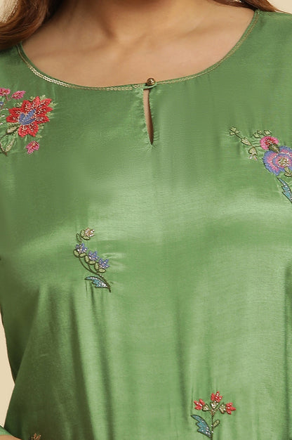 W for Woman Green Embroidered Shantung Straight Festive Kurta