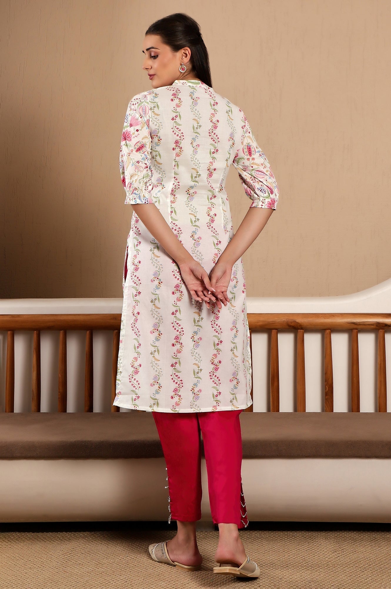 W for Woman White Floral Printed Pure Cotton Straight Kurta with Gathered Sleeves