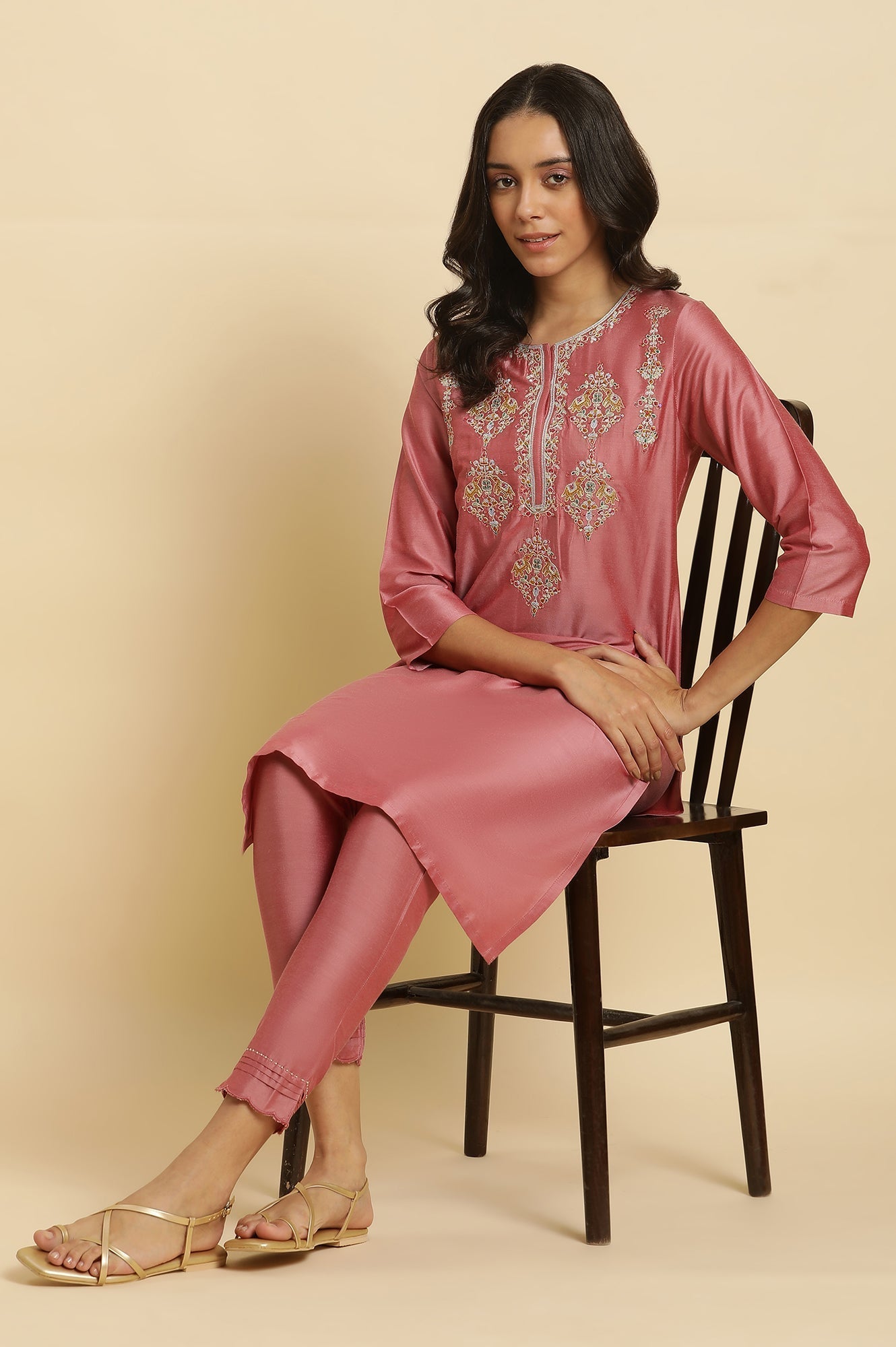 W for Woman Pink Embroidered Thread Work Straight Kurta
