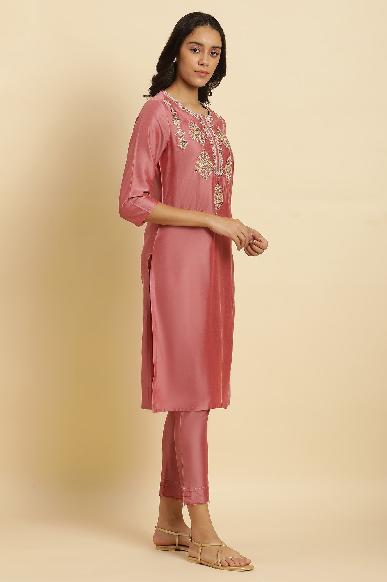 W for Woman Pink Embroidered Thread Work Straight Kurta