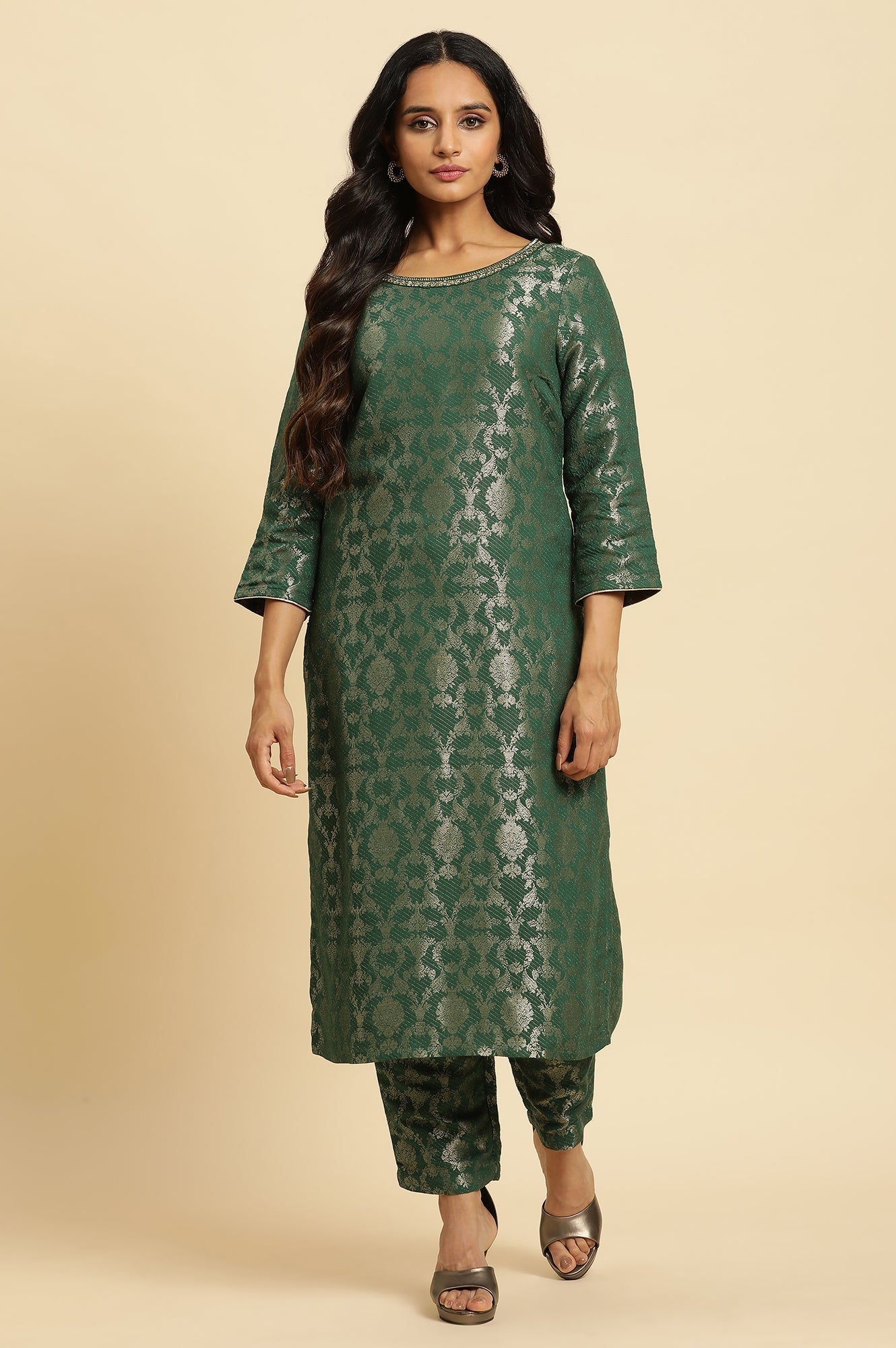 W for Woman Green Floral Jacquard Metallic Embroidery Straight Rayon Kurta