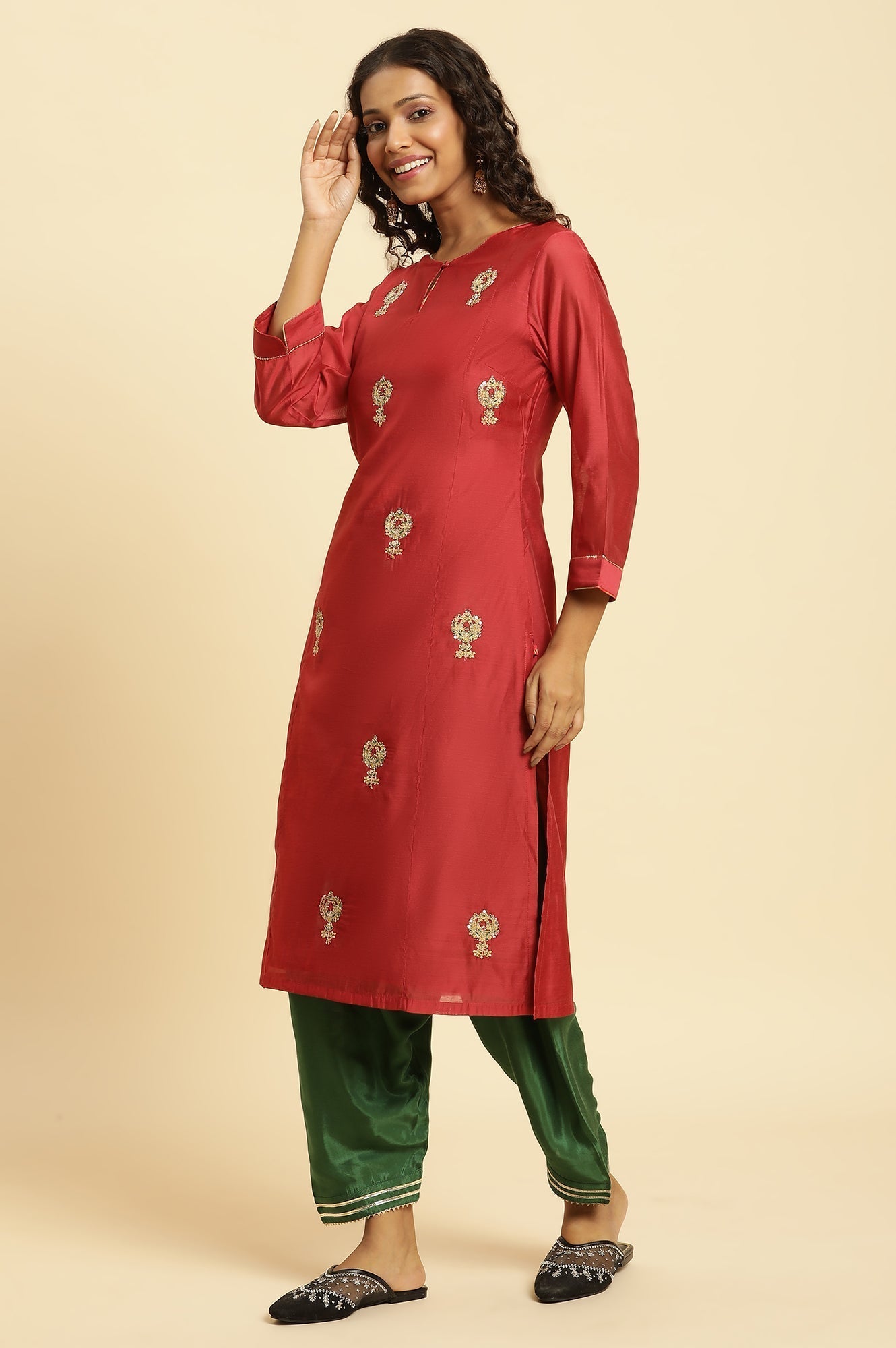 W for Woman Red Solid Embroidered Dori Straight Chanderi Kurta