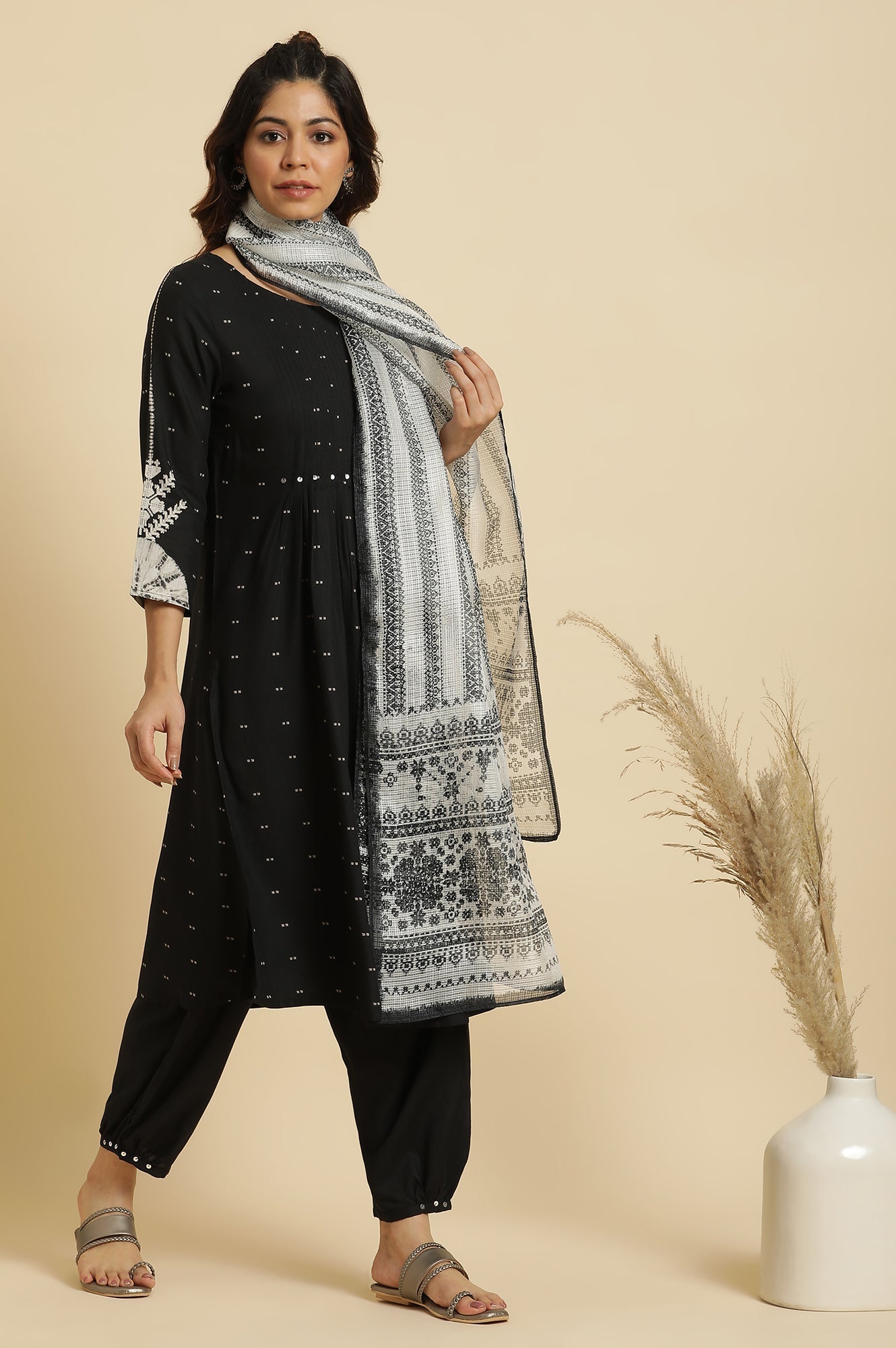 W for Woman Off-White & Black Kota Printed Dupatta