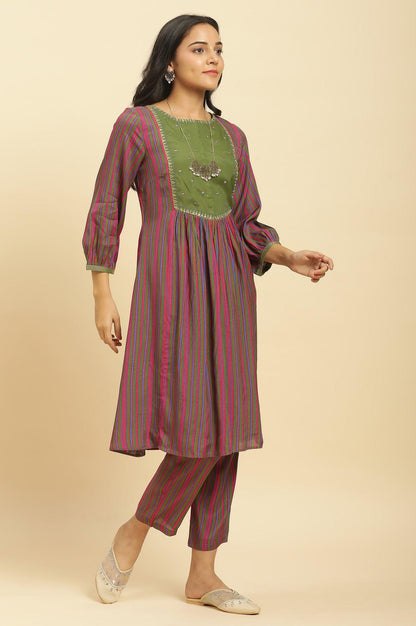 W for Woman Multicoloured Stripe Printed And Green Embellished Yoke Kurta And Pants Set