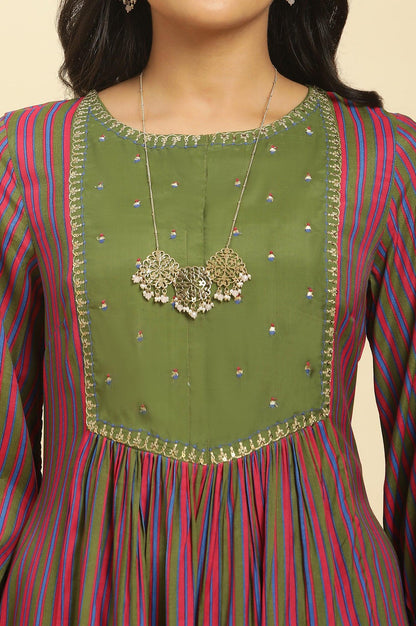 W for Woman Multicoloured Stripe Printed And Green Embellished Yoke Kurta And Pants Set