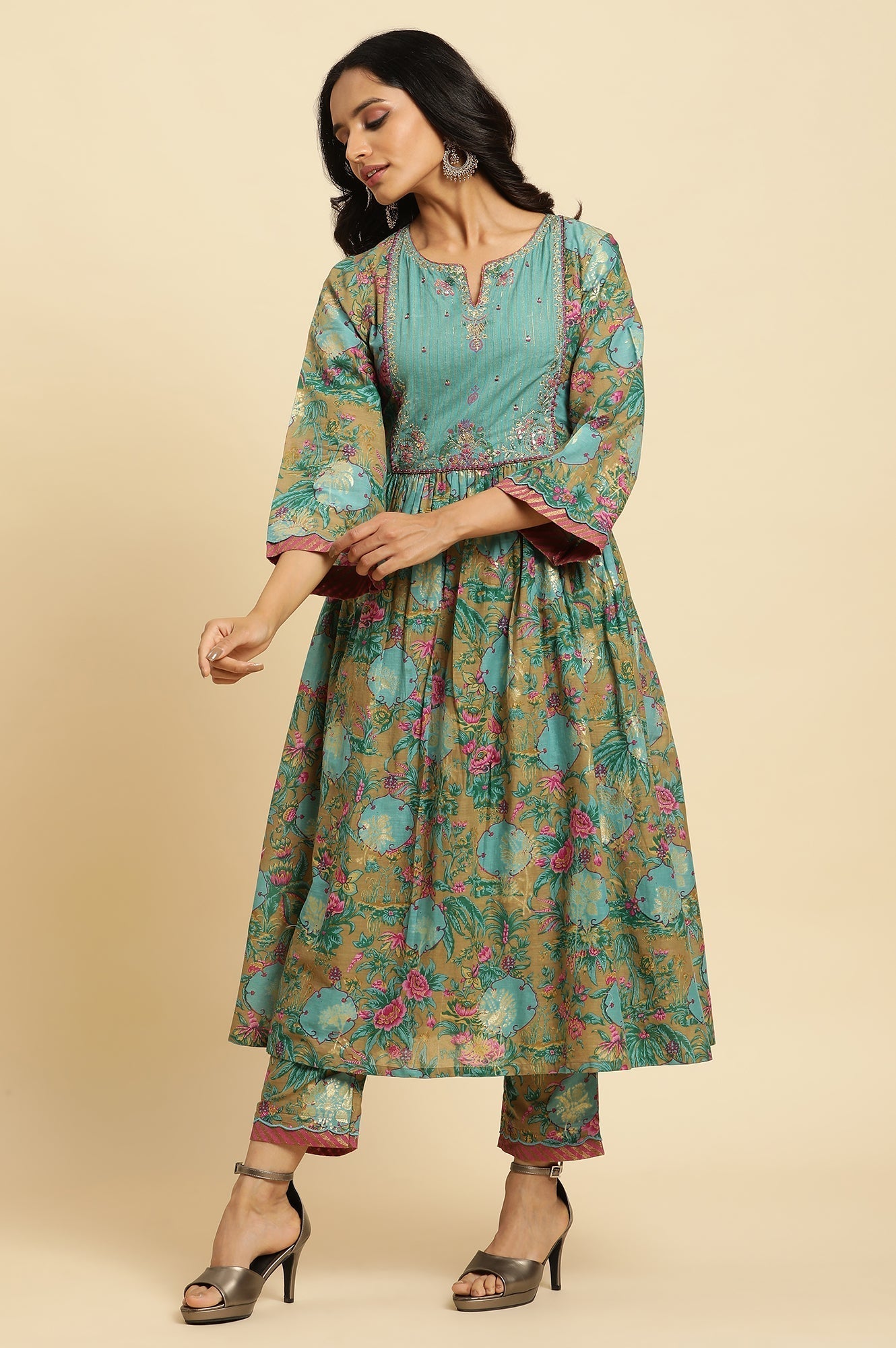 W for Woman Brown Floral Printed Kurta, Pant And Dupatta Set