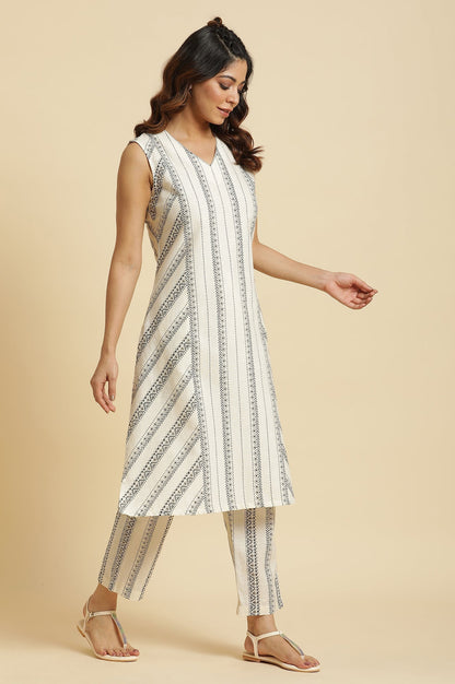 W for Woman Ecru Printed Kurta & Pants Co-Ord Set With Kantha Detail
