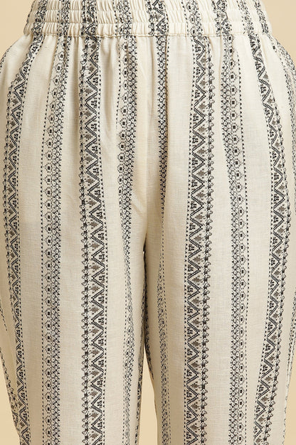 W for Woman Ecru Printed Kurta & Pants Co-Ord Set With Kantha Detail