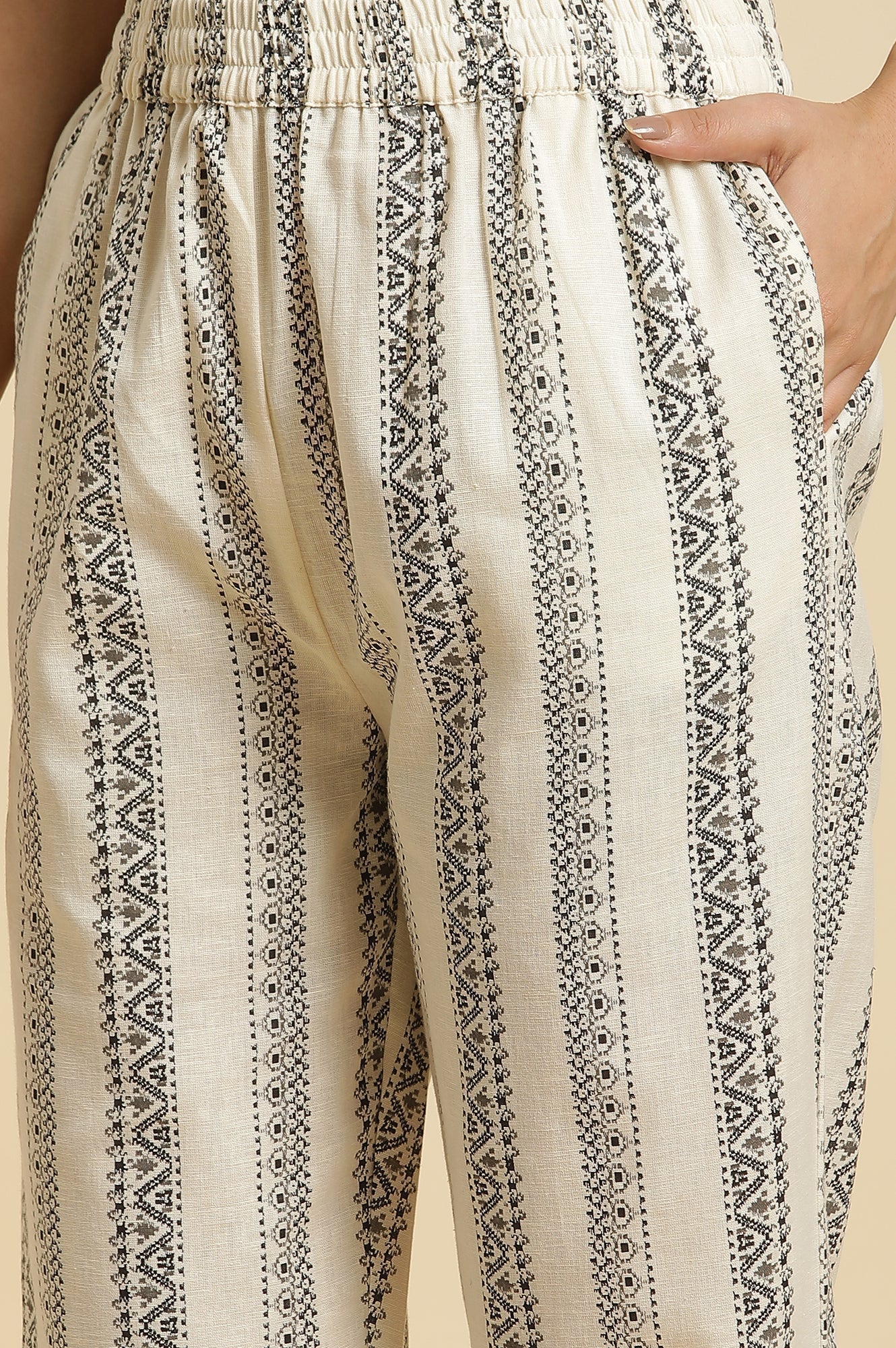 W for Woman Ecru Printed Kurta & Pants Co-Ord Set With Kantha Detail