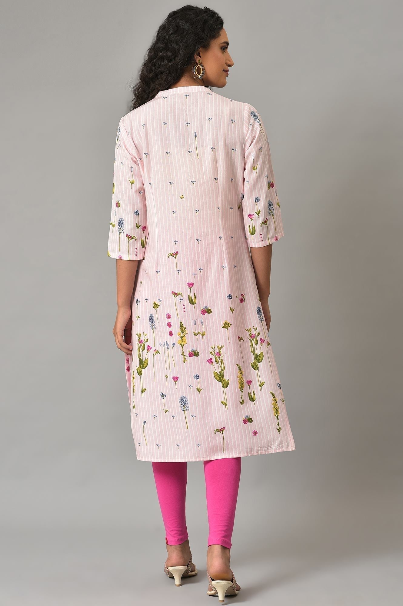 W for Woman Light Pink Floral Printed Kurta in Mandarin Collar