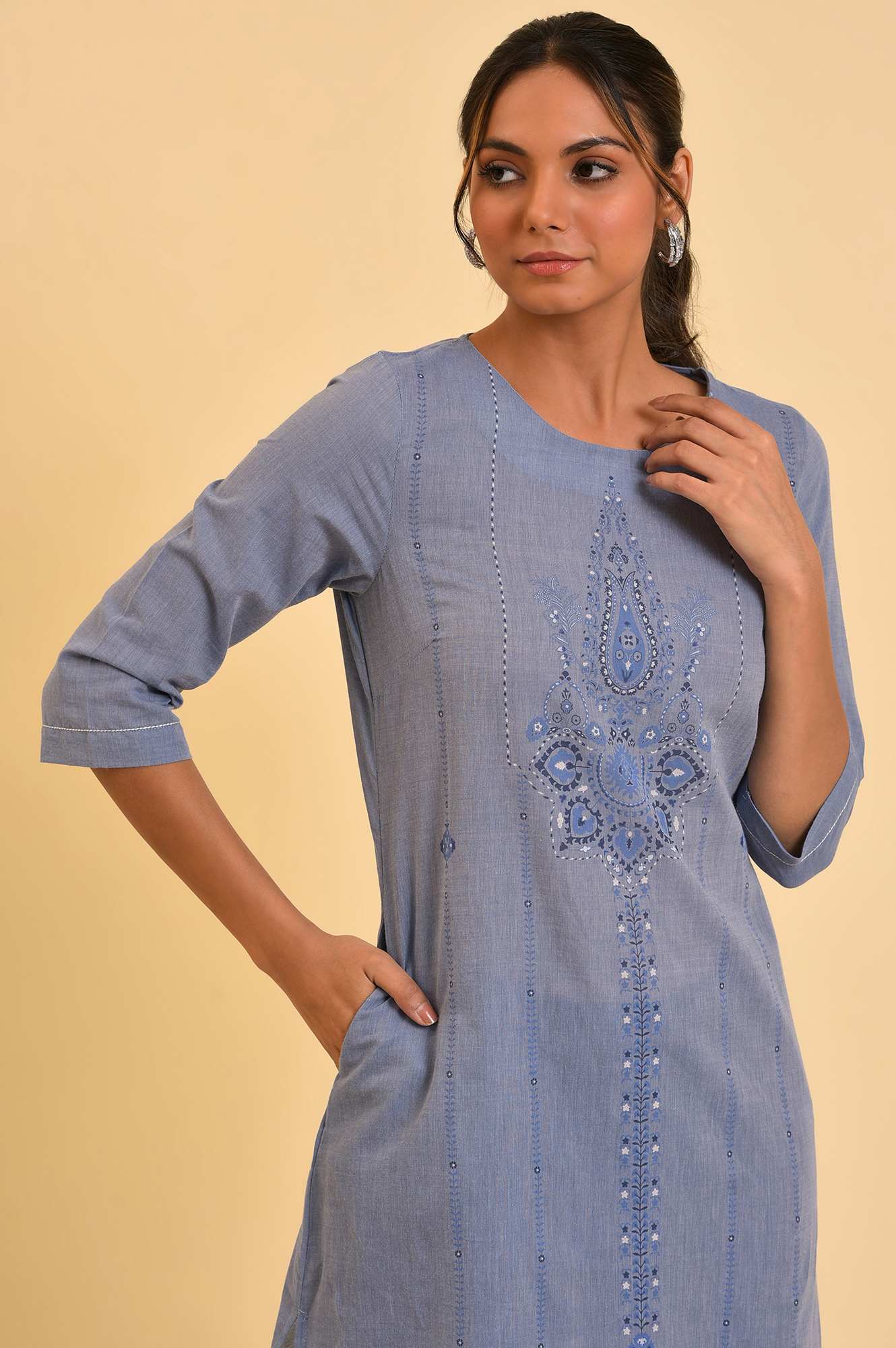W for Woman Blue Pure Cotton Straight Kurta and Parallel Pant Set