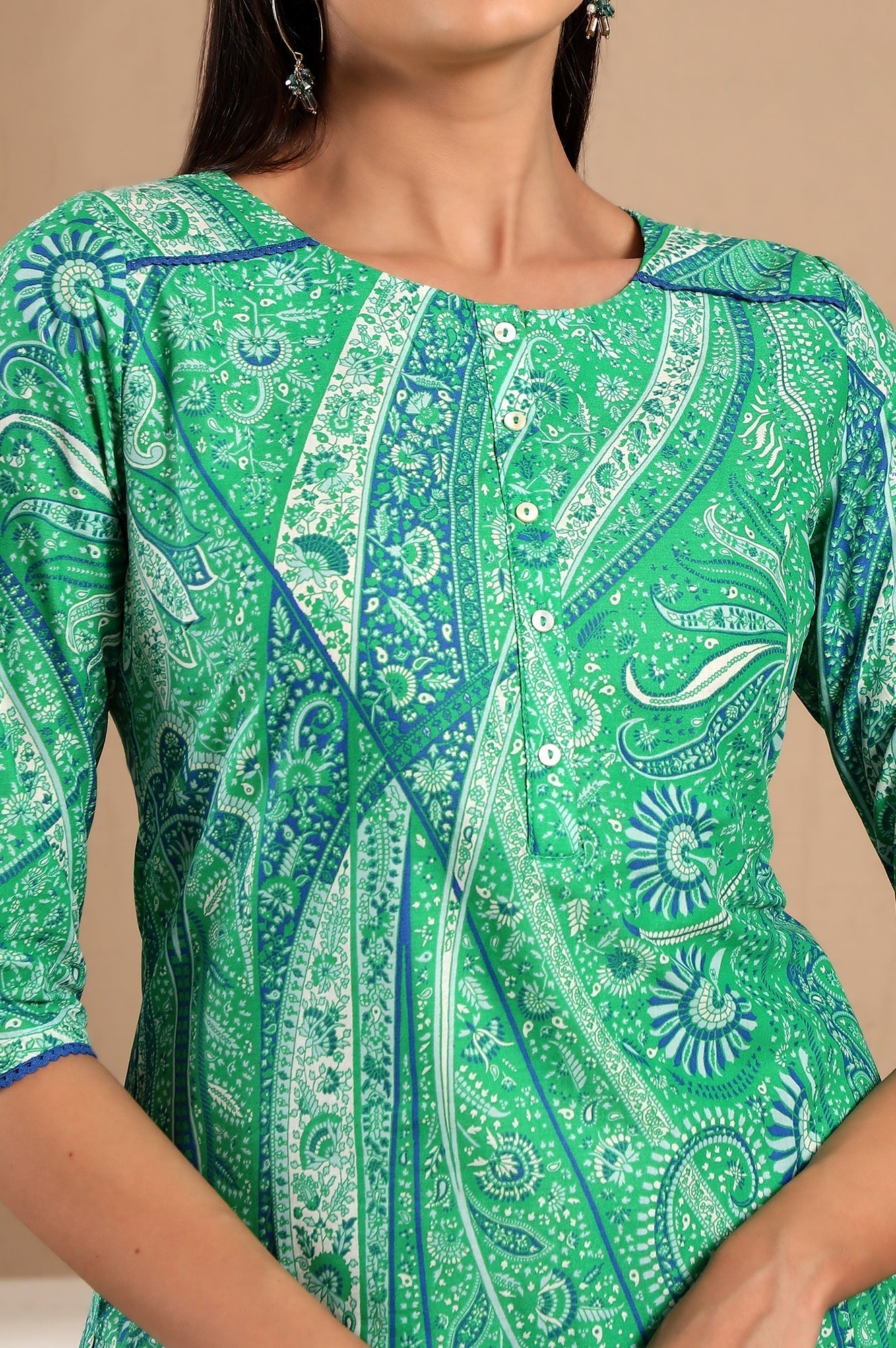 W for Woman Green Paisley Print Play Pure Cotton Straight Kurta and Straight Pants Co-ord Set