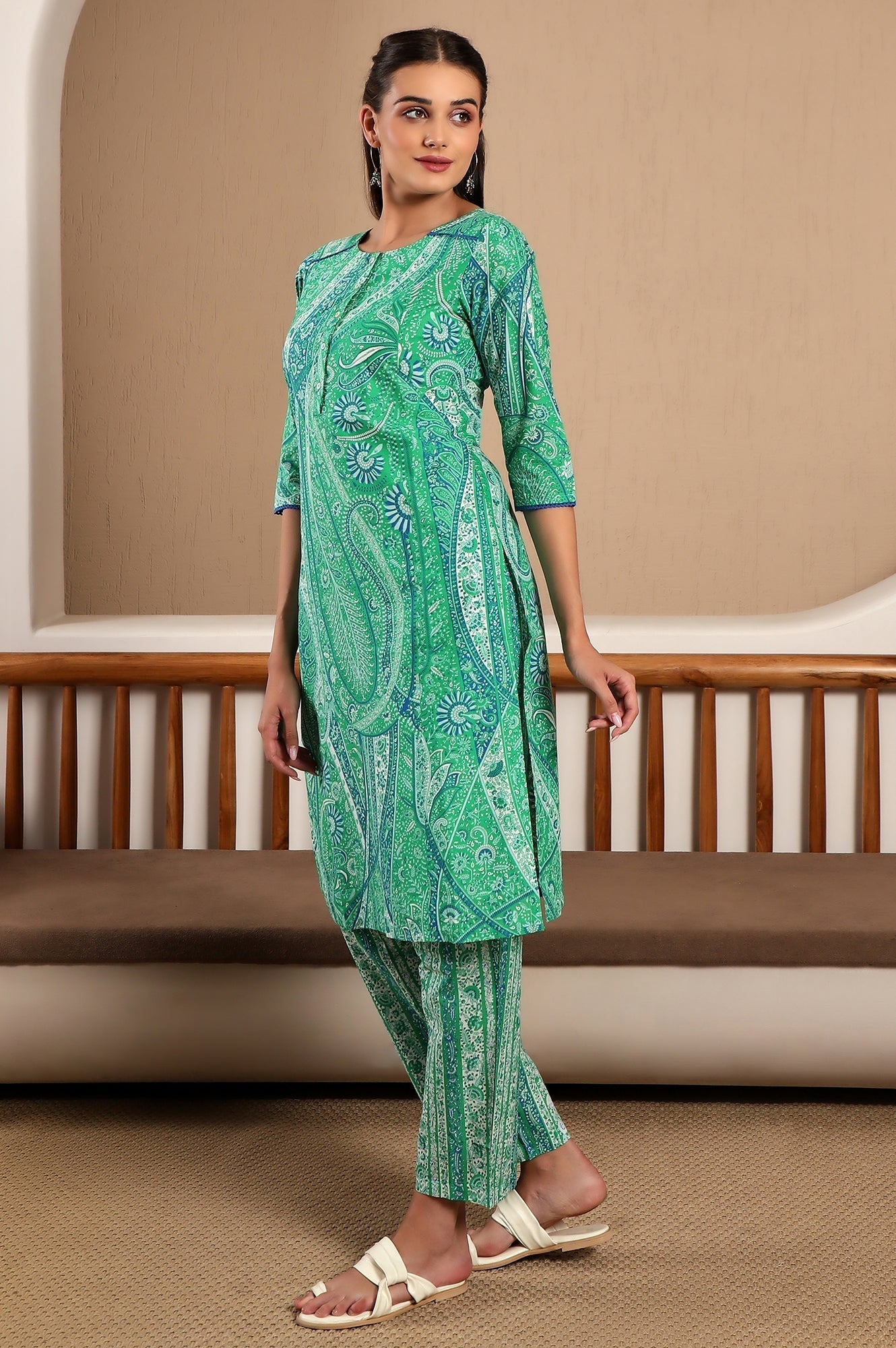 W for Woman Green Paisley Print Play Pure Cotton Straight Kurta and Straight Pants Co-ord Set