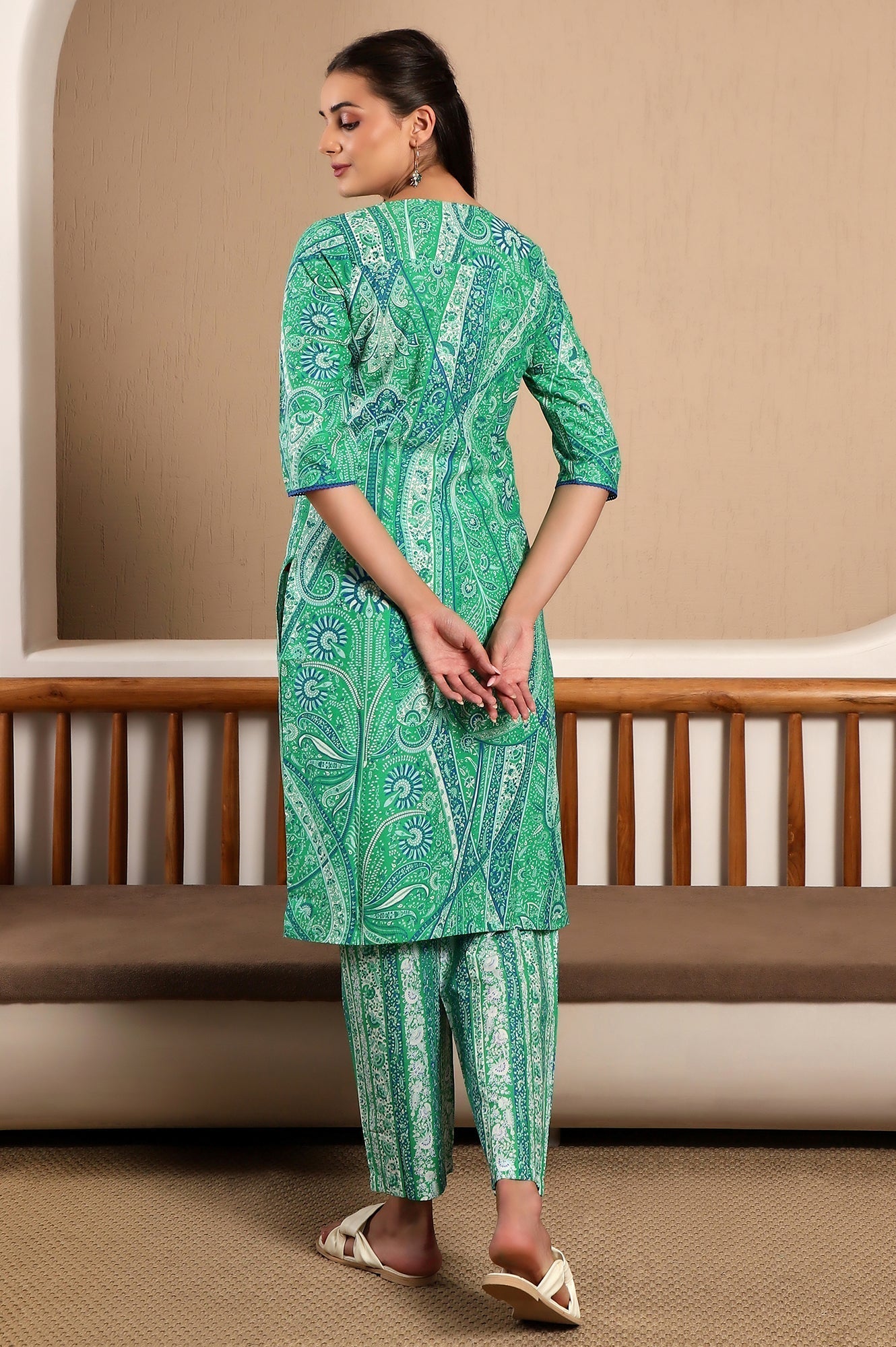 W for Woman Green Paisley Print Play Pure Cotton Straight Kurta and Straight Pants Co-ord Set