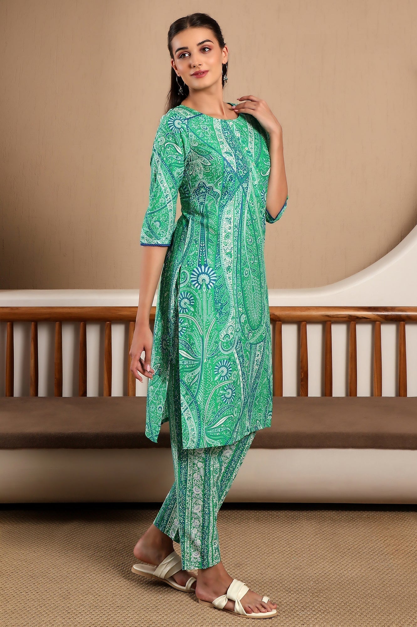W for Woman Green Paisley Print Play Pure Cotton Straight Kurta and Straight Pants Co-ord Set