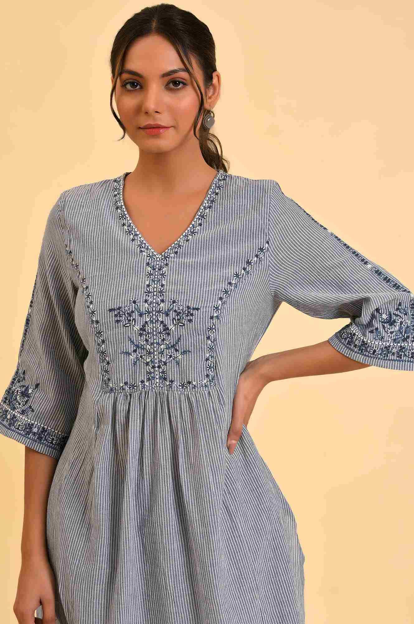 W for Woman Blue Embroidered kurta & Pants Co-Ord Set