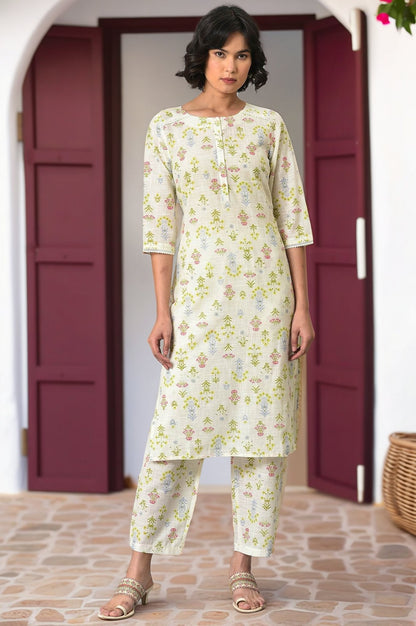 W for Woman White Floral Printed Pure Cotton Straight Kurta and Pants Co-ord Set