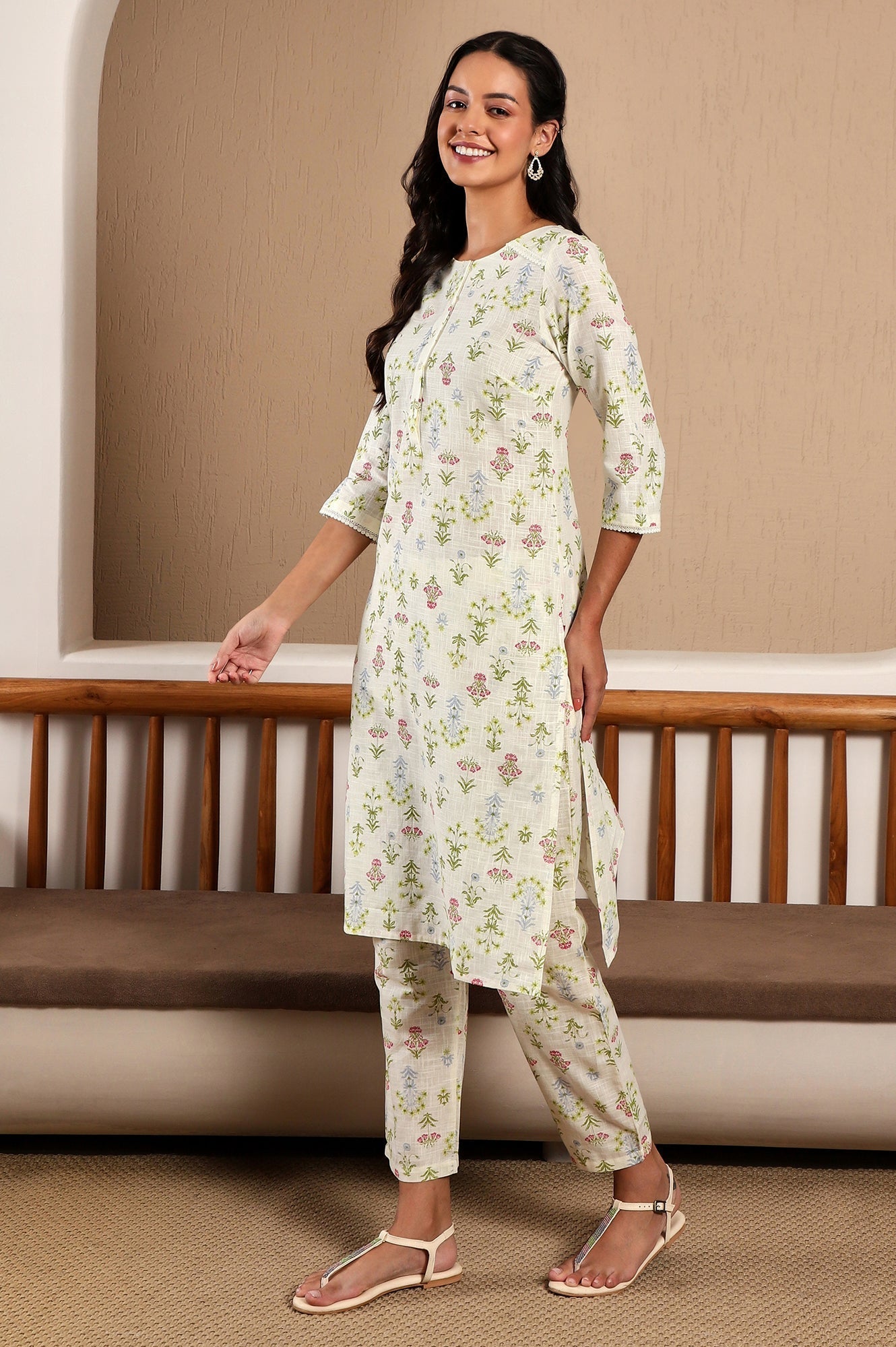 W for Woman White Floral Printed Pure Cotton Straight Kurta and Pants Co-ord Set