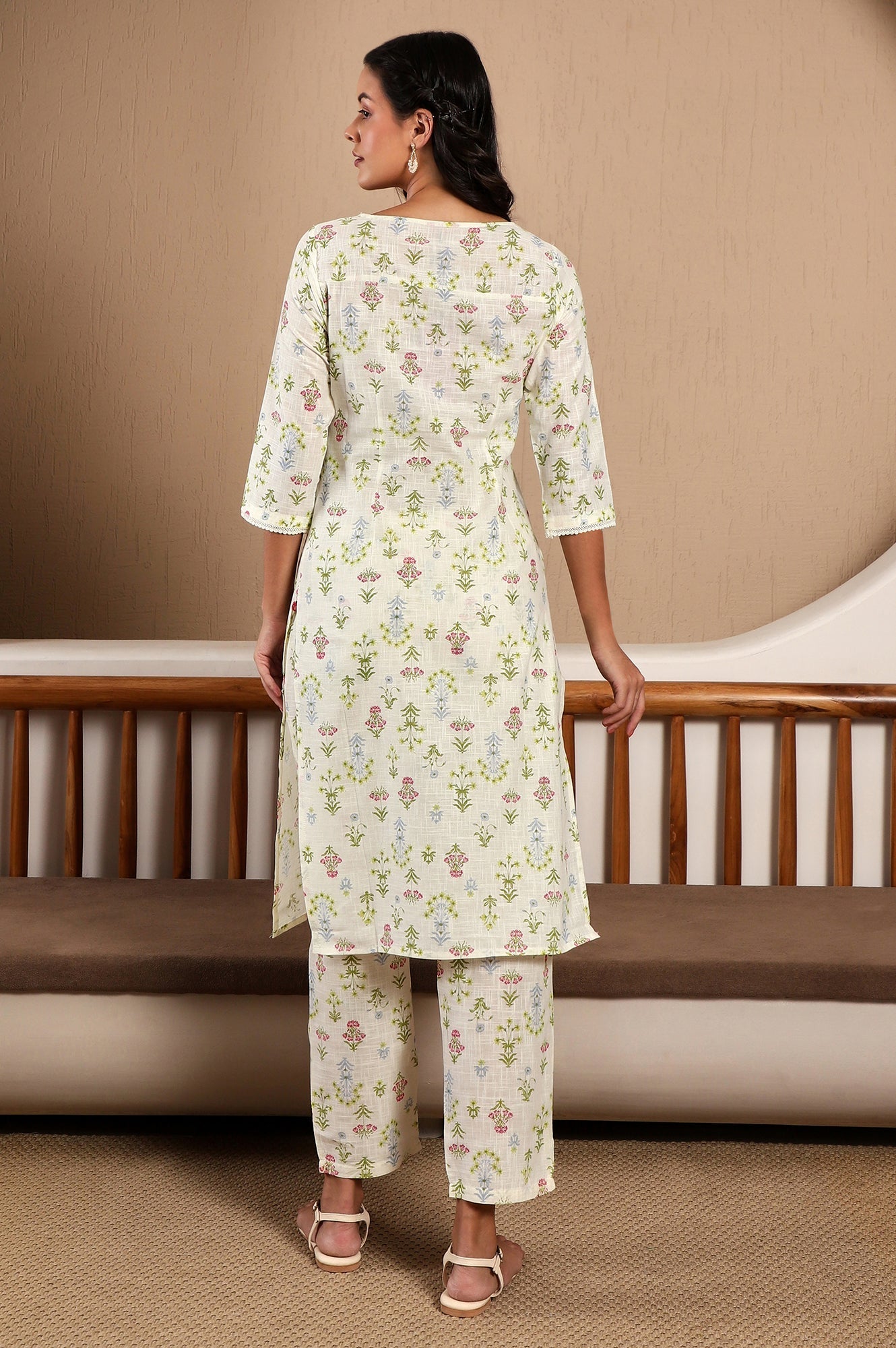 W for Woman White Floral Printed Pure Cotton Straight Kurta and Pants Co-ord Set