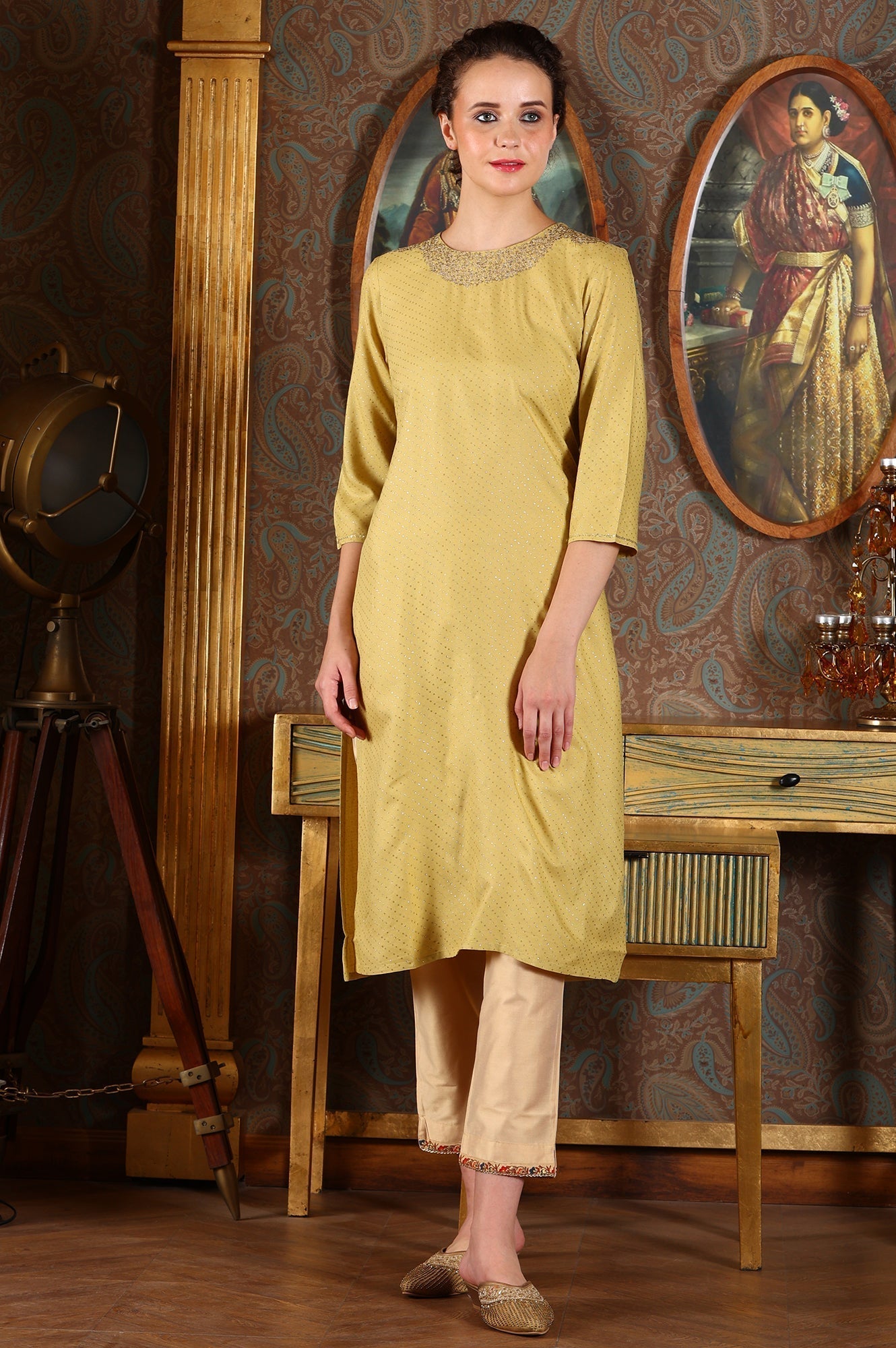 W for Woman Green Glitter Dot Printed Straight Shantung Kurta With Embroidered Neck
