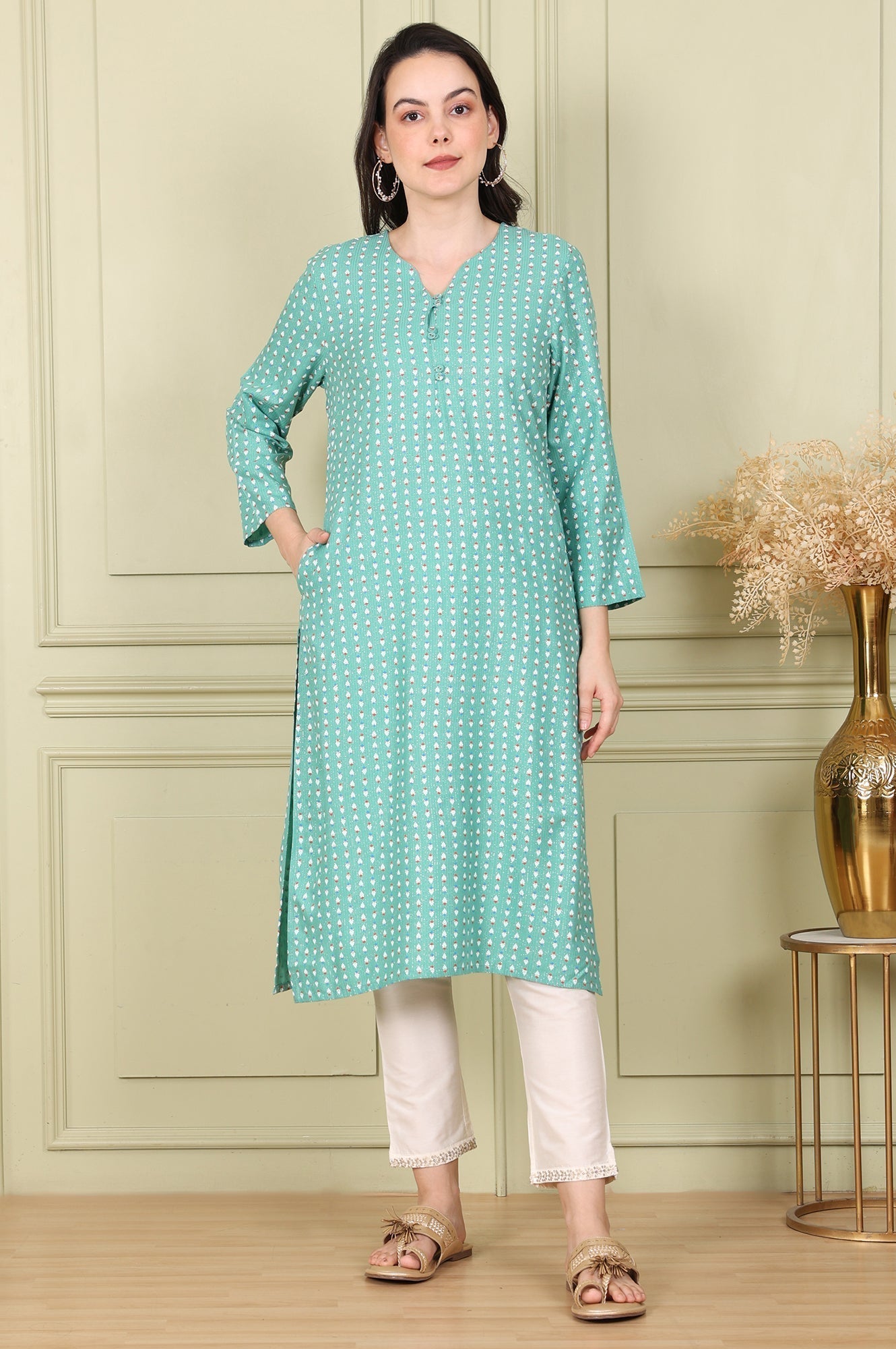 W for Woman Green Glitter Geometric Printed Rayon Straight Kurta